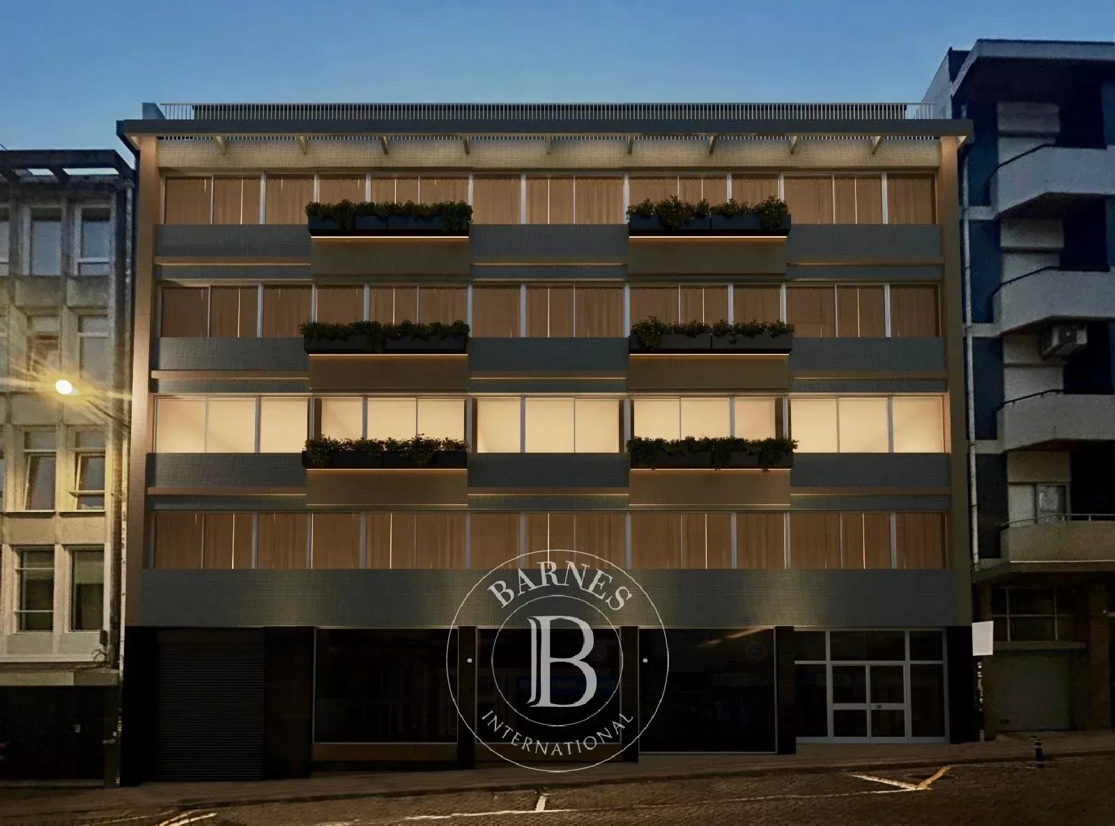 Urban lifestyle in the historic heart of Porto