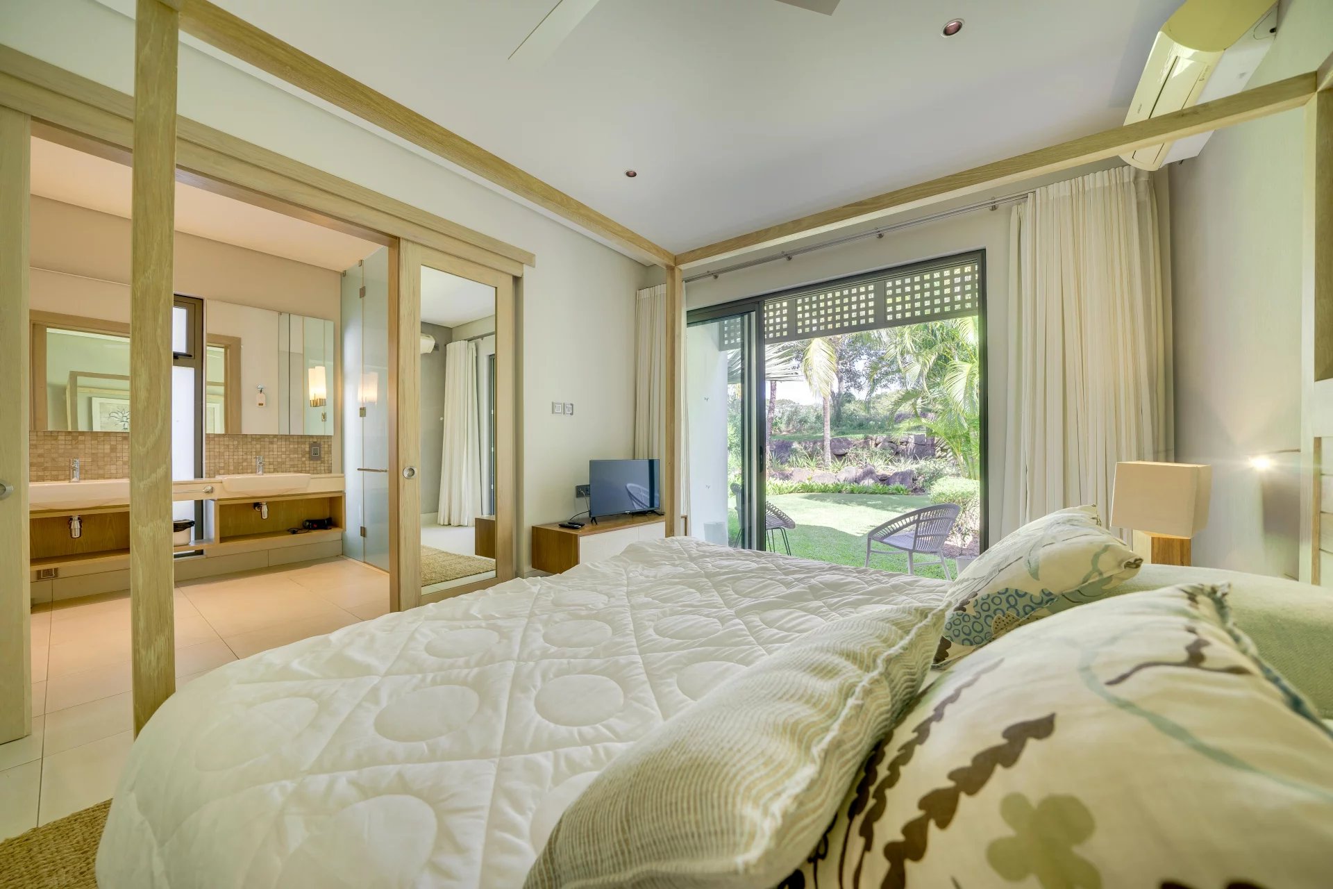 Villa Beau Champ - picture 8 title=