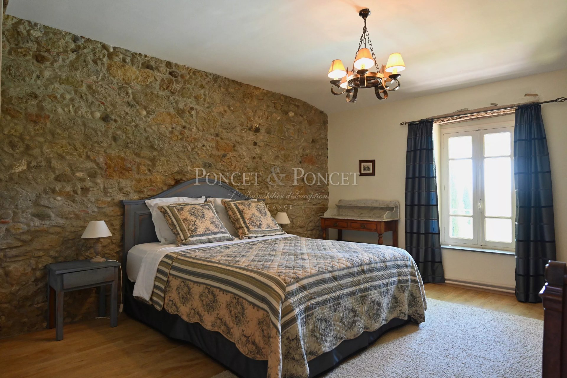 10 Bedroom Villa/Townhouse's Image 11