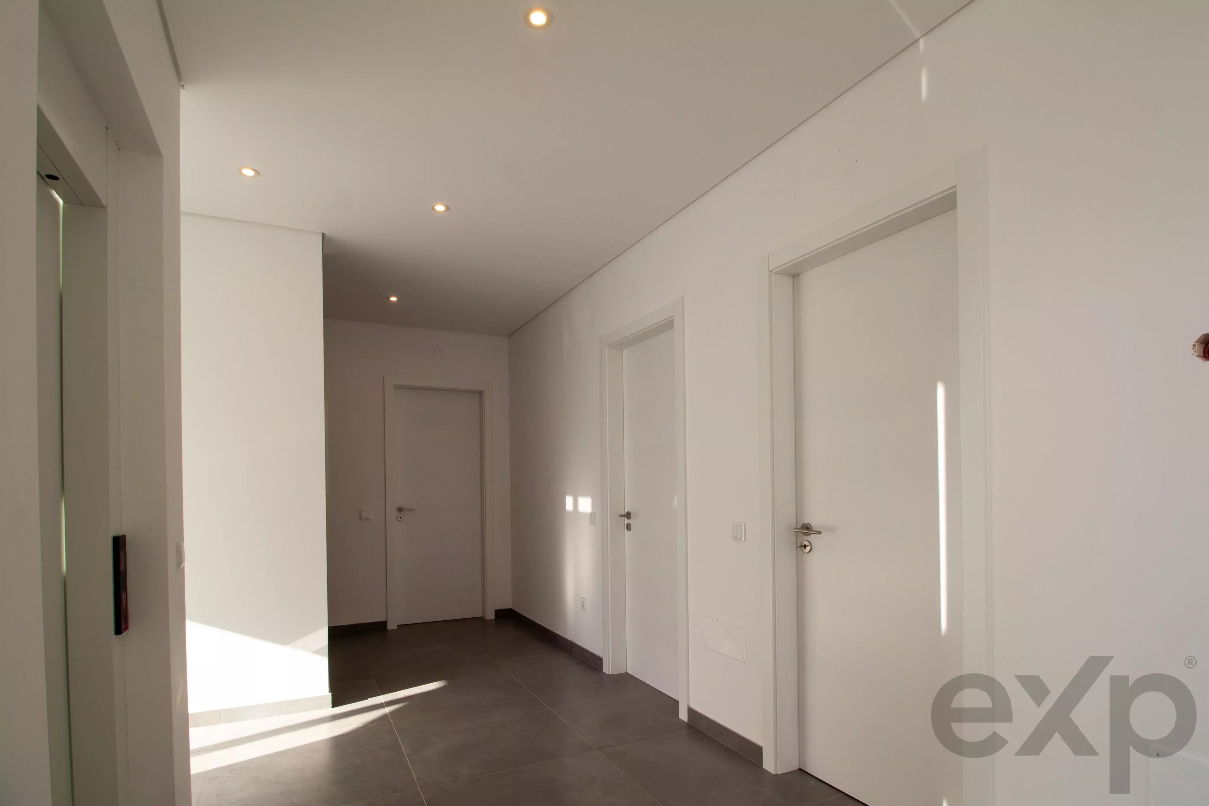Luxury Contemporary Home with Sea View in Ferragudo 87049638 image 46