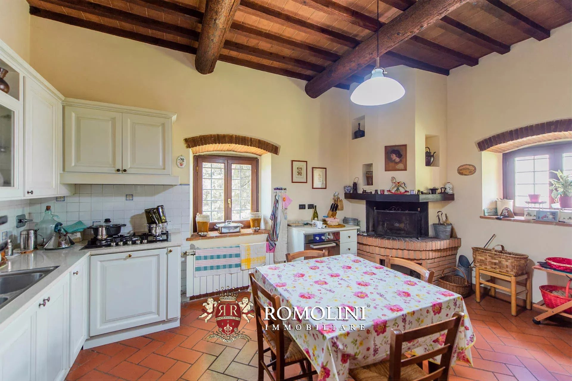 6 Bedroom Villa/Townhouse's Image 30