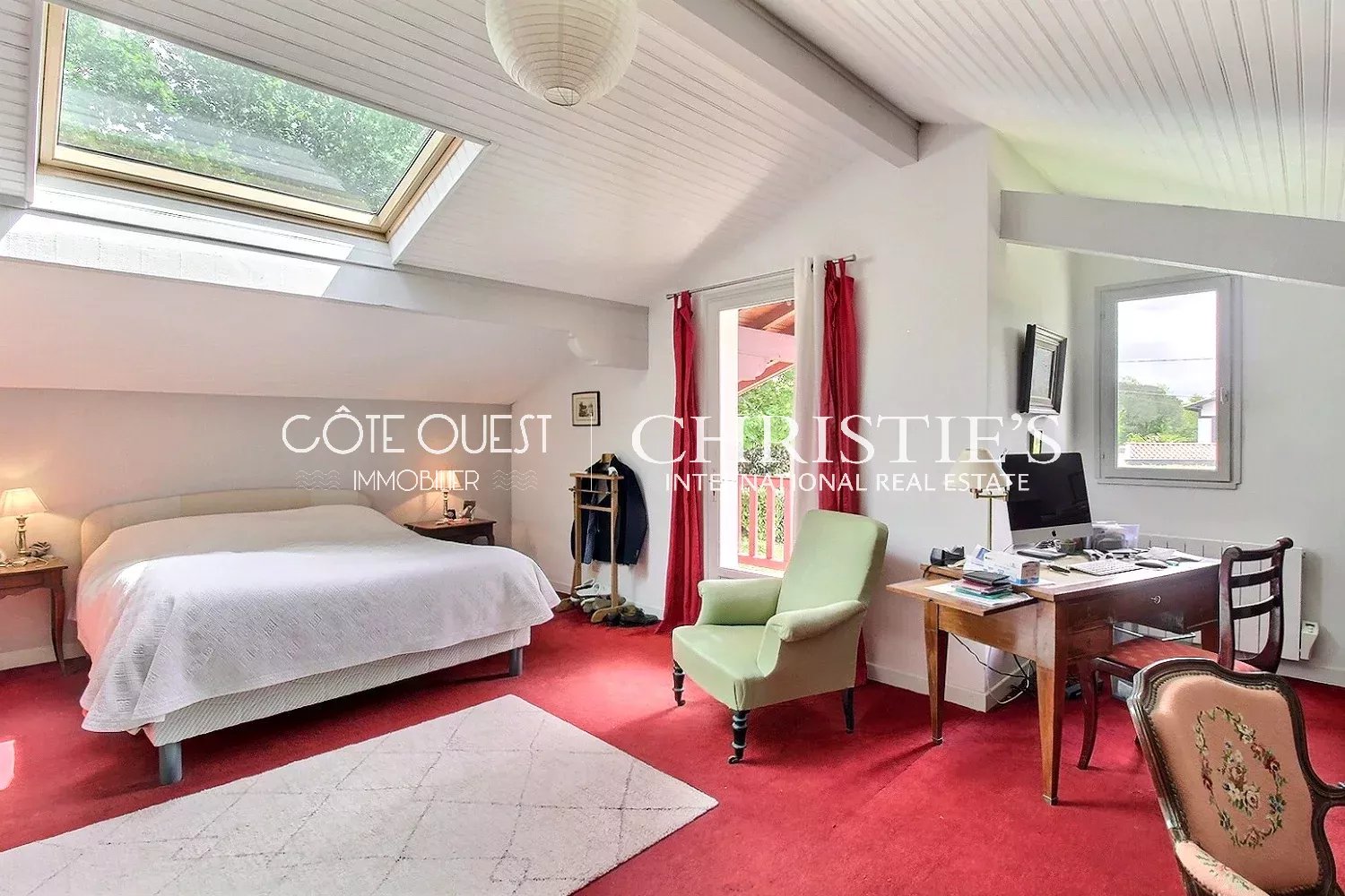 5 Bedroom Villa/Townhouse's Image 3