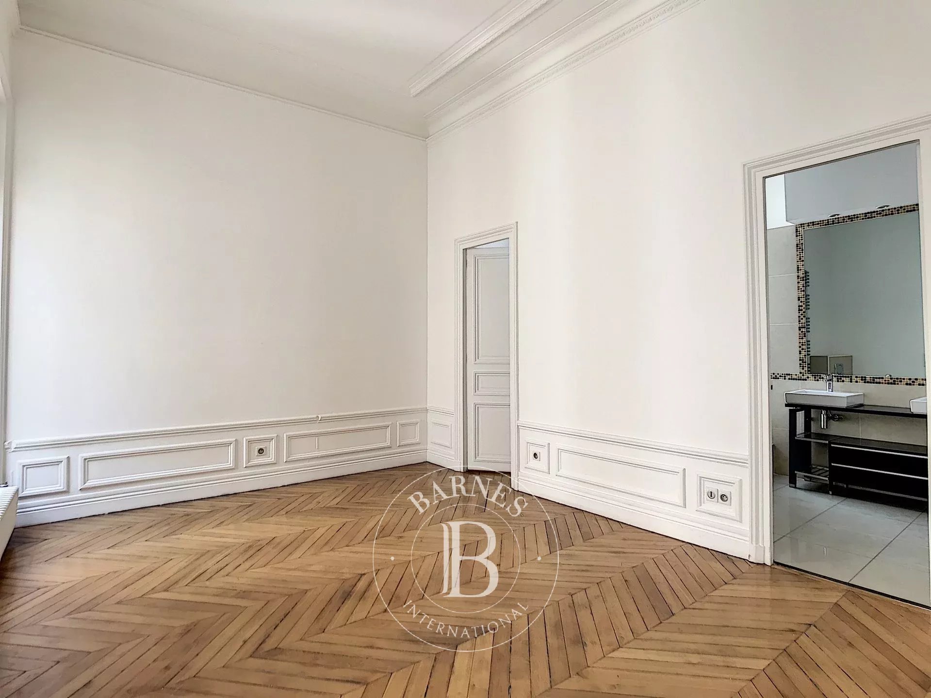 Daire Paris 8ème - picture 10