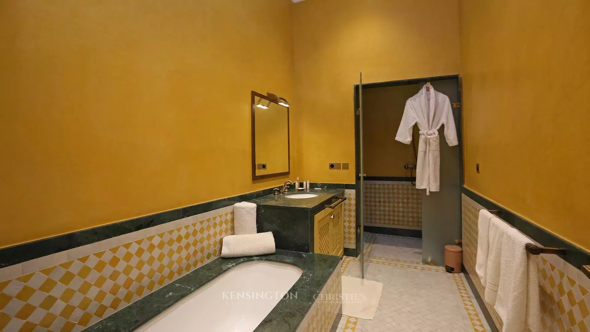 9 Bedroom Villa/Townhouse's Image 18