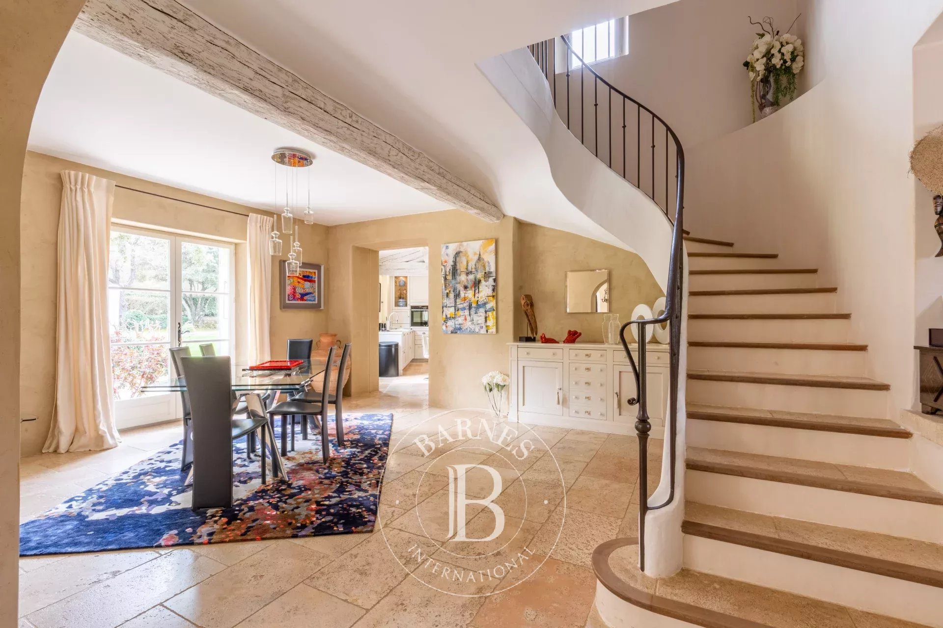 Close to Aix-en-Provence – Exceptional Bastide with Pool and 5 Bedrooms - picture 15