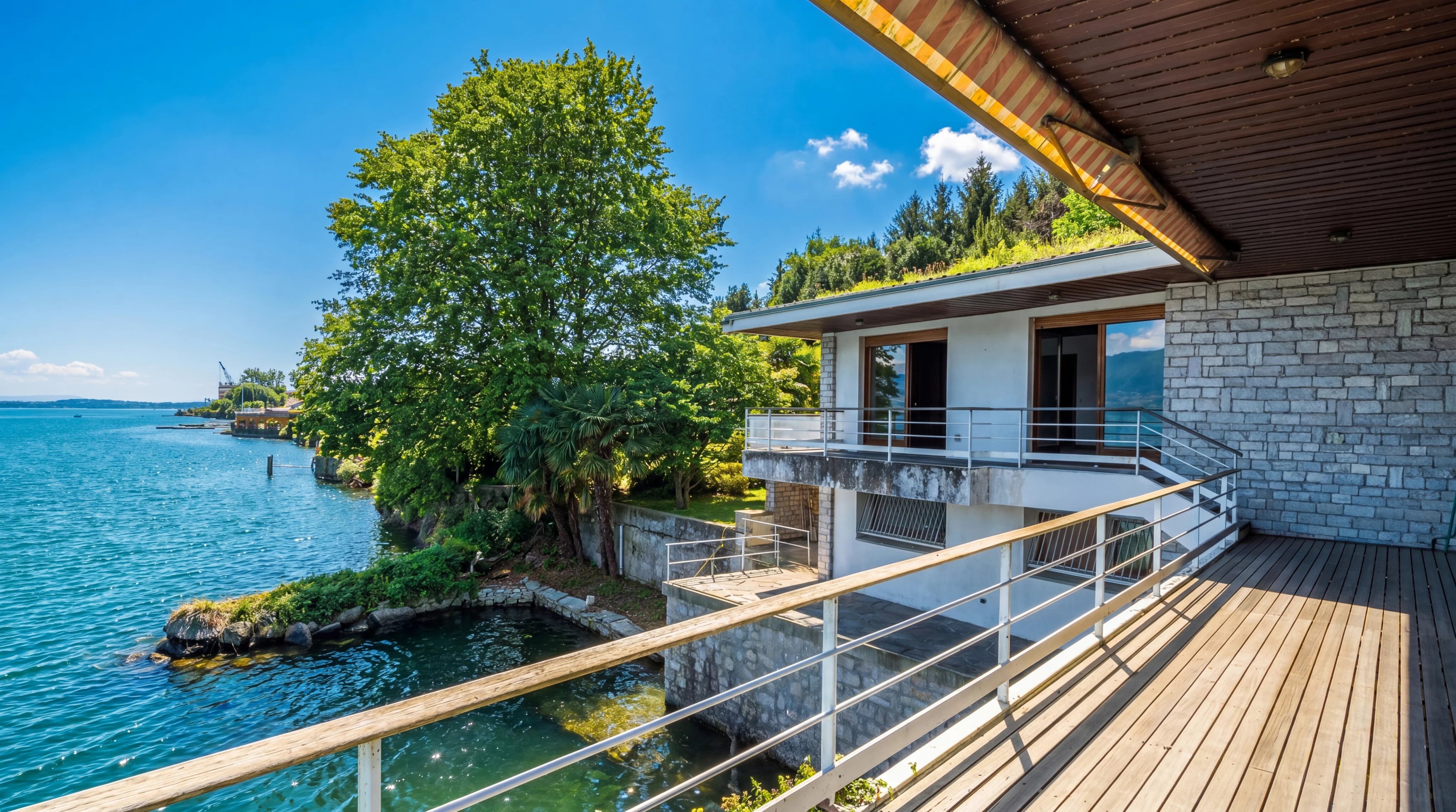 Villa avec quai Pieds dans l'eau à Vendre à Baveno