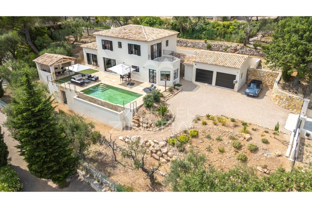 Villa for sale in Speracedes — Superb Hilltop Villa with Panoramic Sea Views