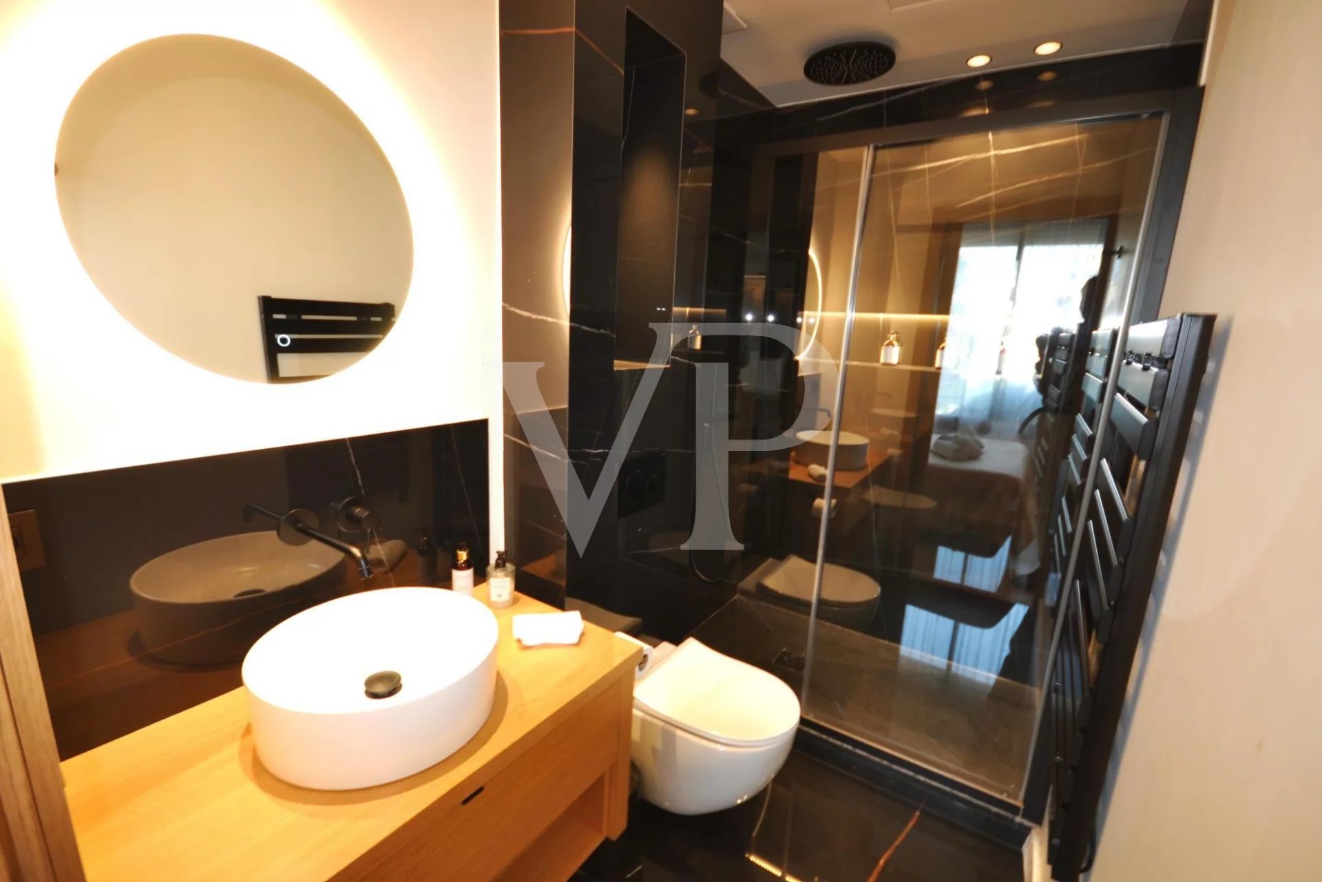 Cannes Croisette Elegante Vier Zimmer Wohnung mit Meerblick