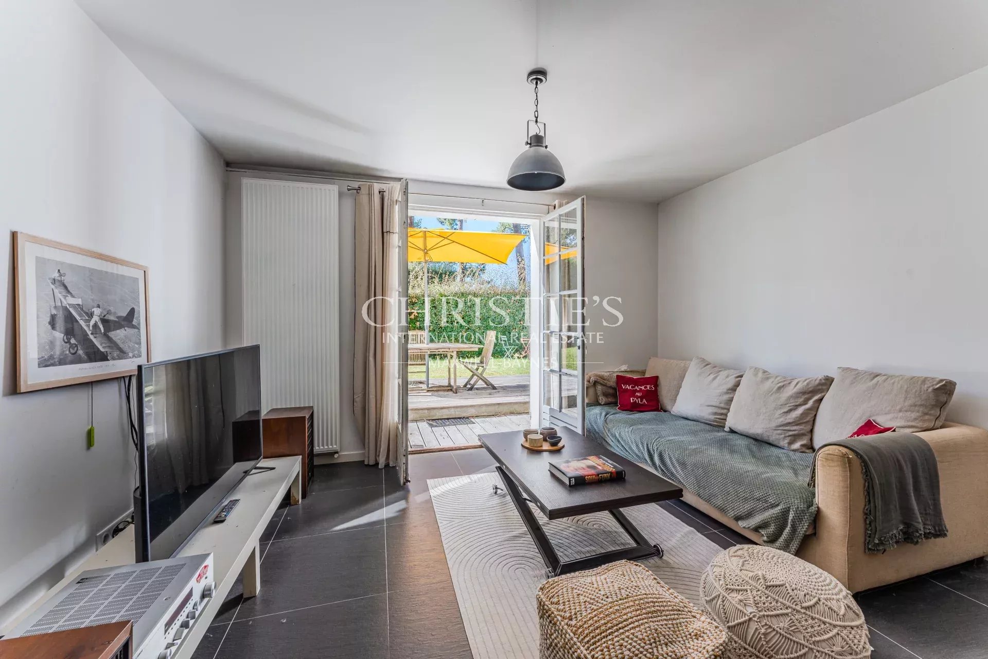 6 Bedroom Villa/Townhouse's Image 9