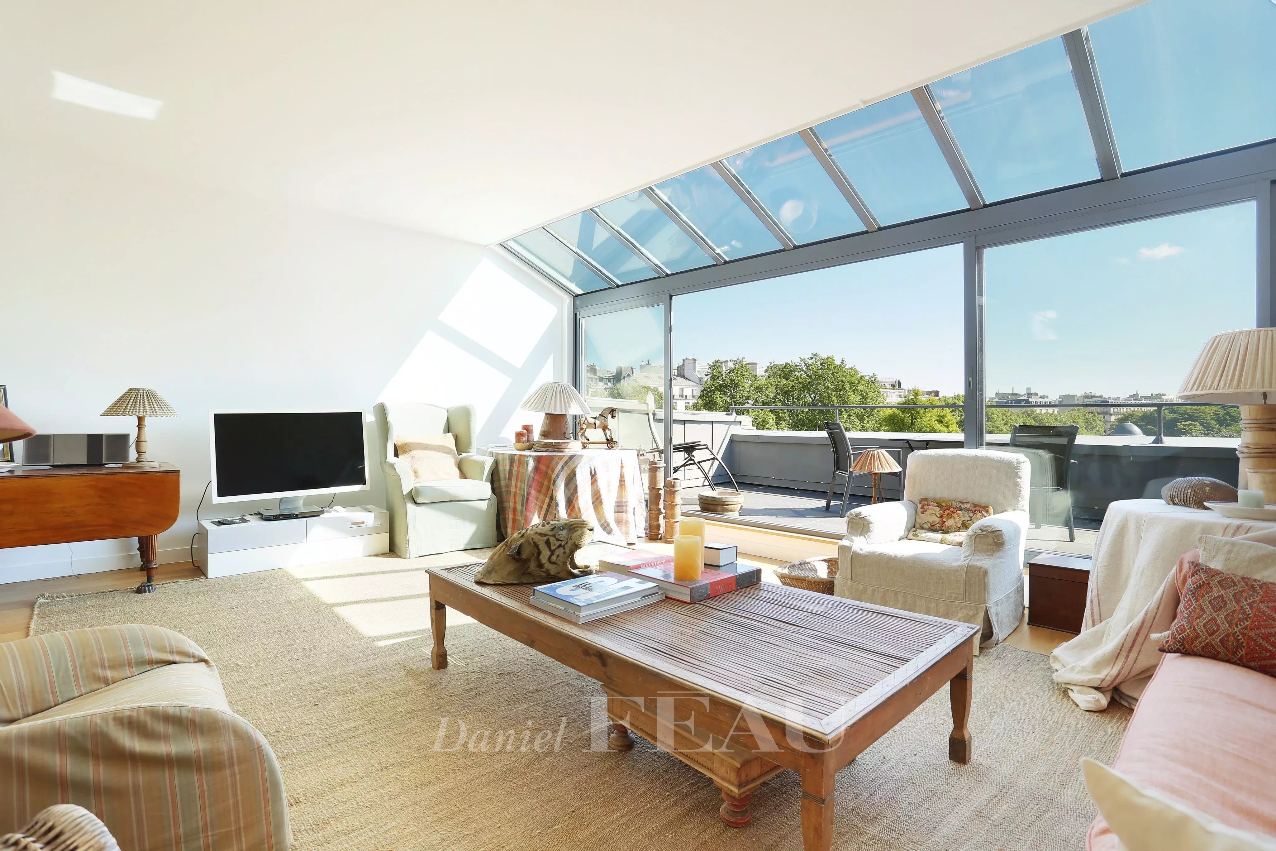 Paris 8th District – A superb 3-bed apartment with a terrace