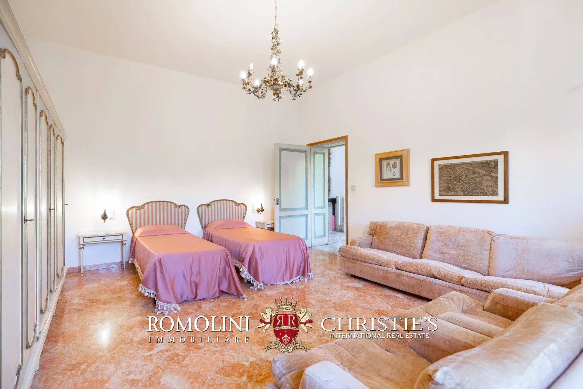11 Bedroom Villa/Townhouse's Image 57