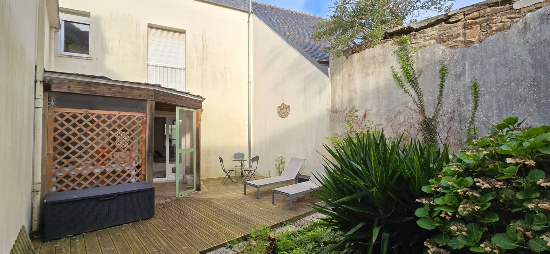 Concarneau - Appartement 3 pièces en rez de jardin avec terrasse en centre ville