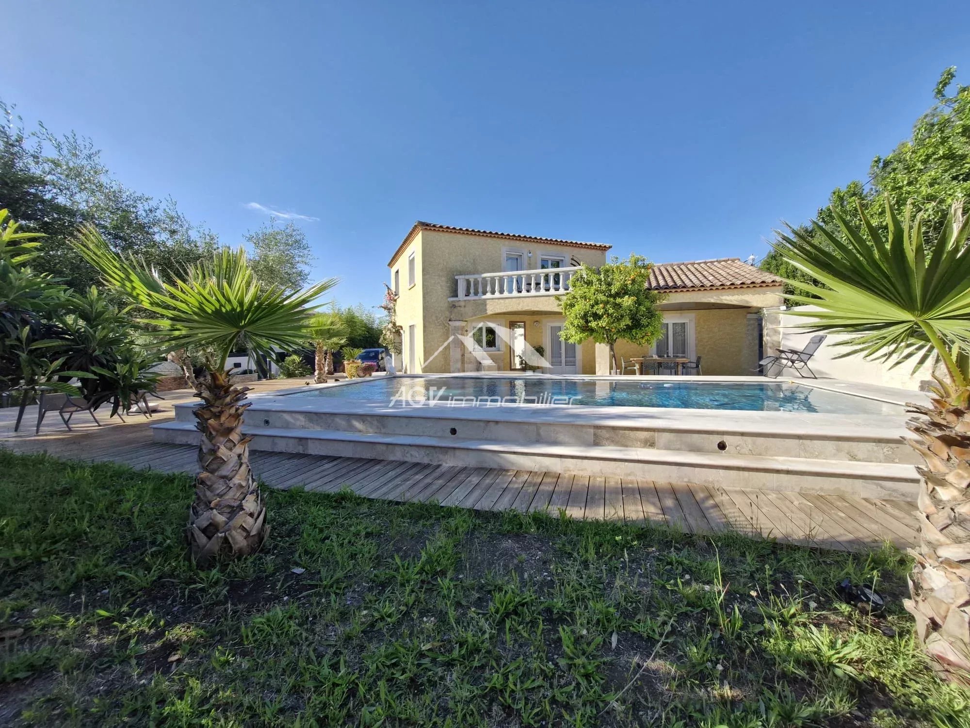 A Alès, maison 165 m², avec piscine garage, abris voiture et terrain de pétanque sur 1161 m² de terrain