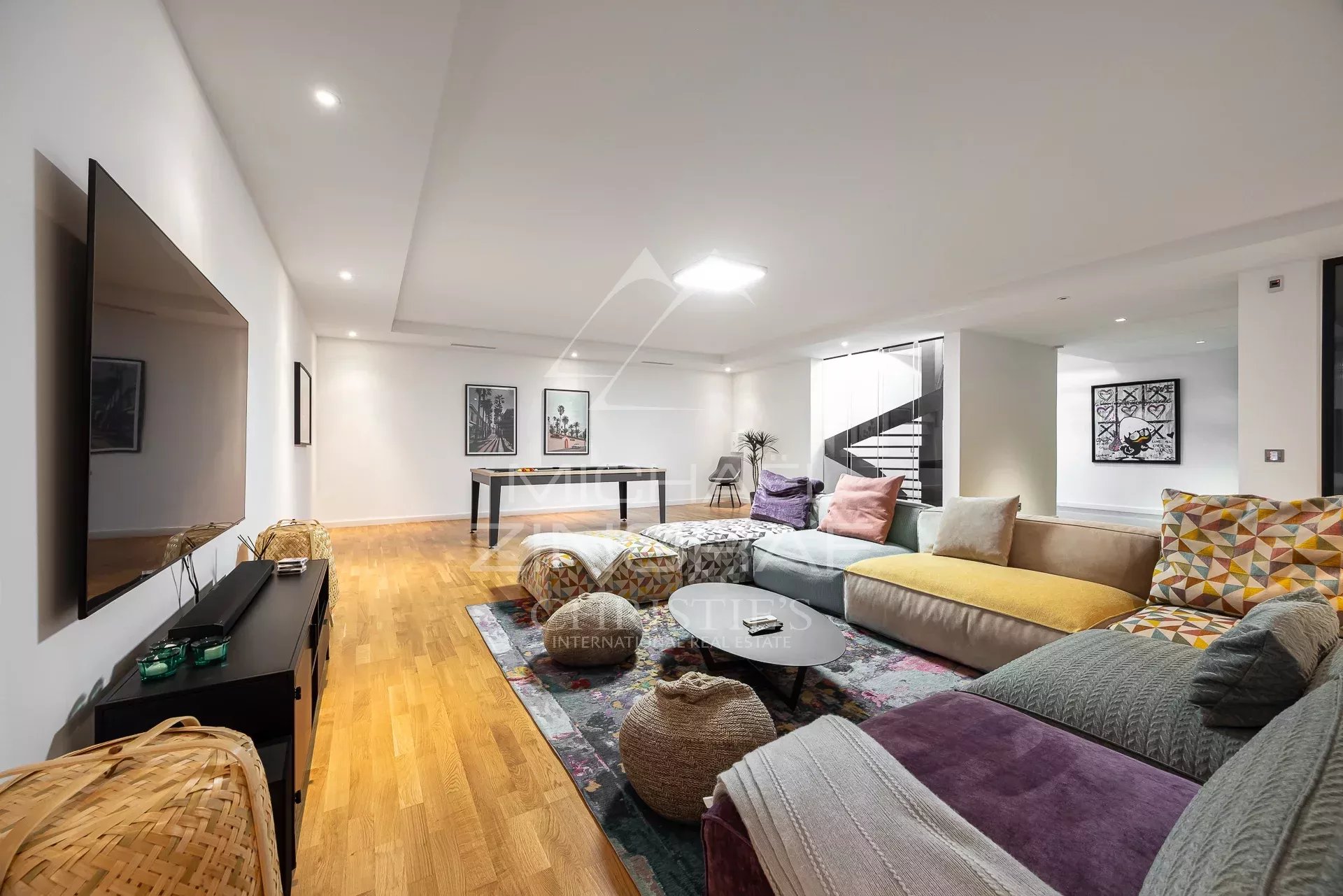 5 Bedroom Villa/Townhouse's Image 6