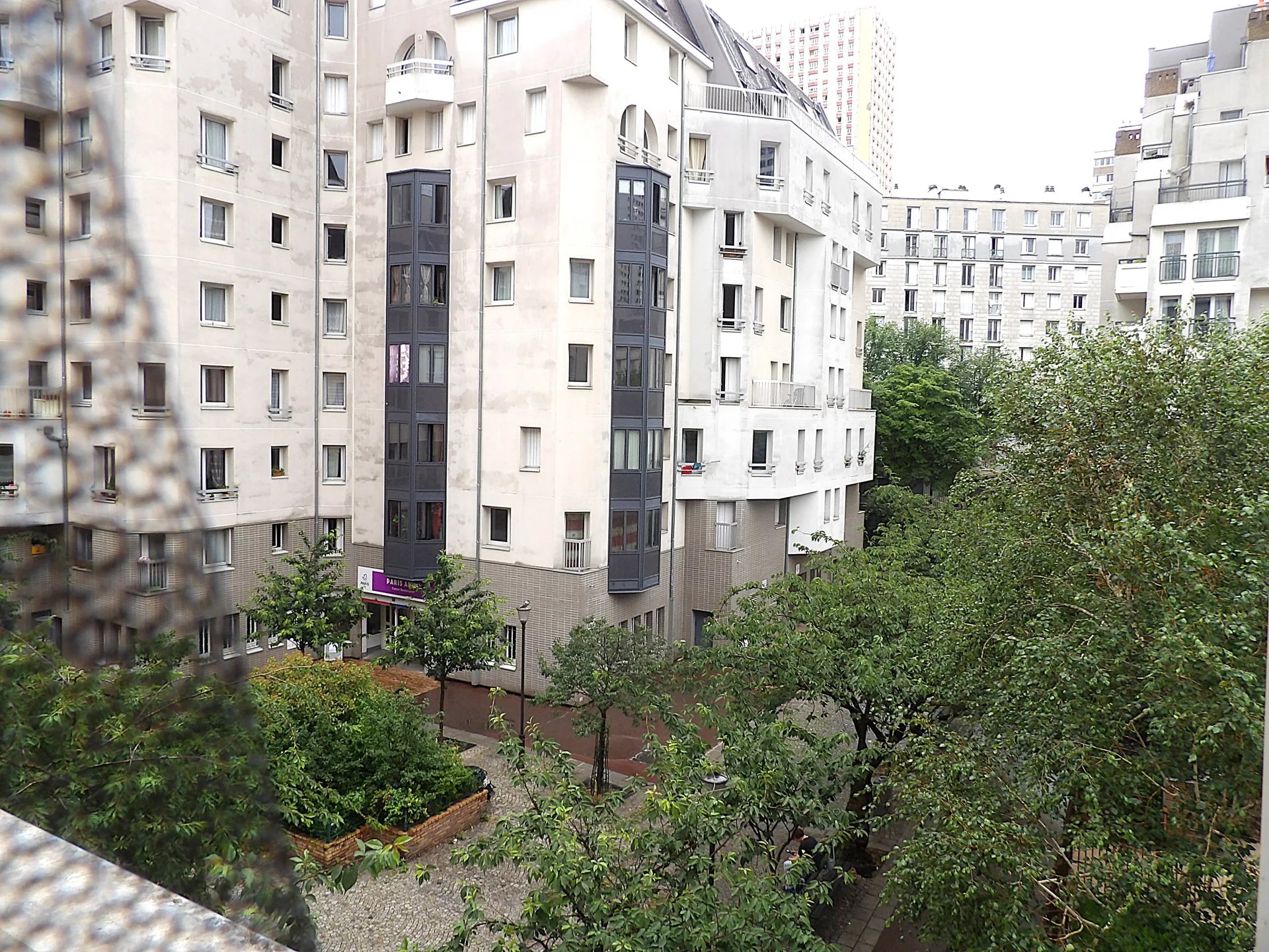 GRAND APPARTEMENT 4 PIECES IDEALEMENT SITUE ENTRE LES AVENUES DE CHOISY ET D'IVRY PROCHES METROS !