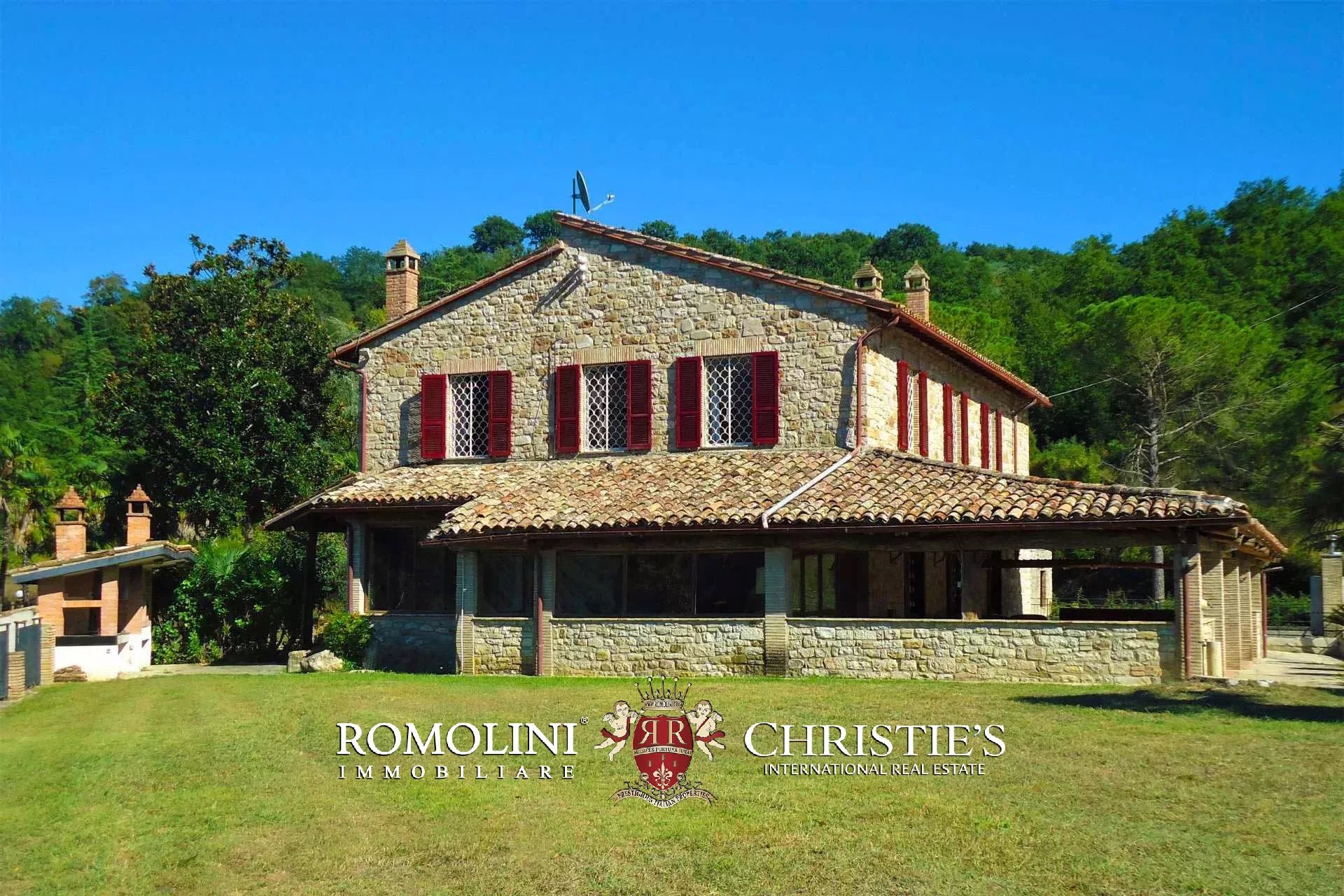 UMBRIAN COUNTRY ESTATE FOR SALE NEAR TODI