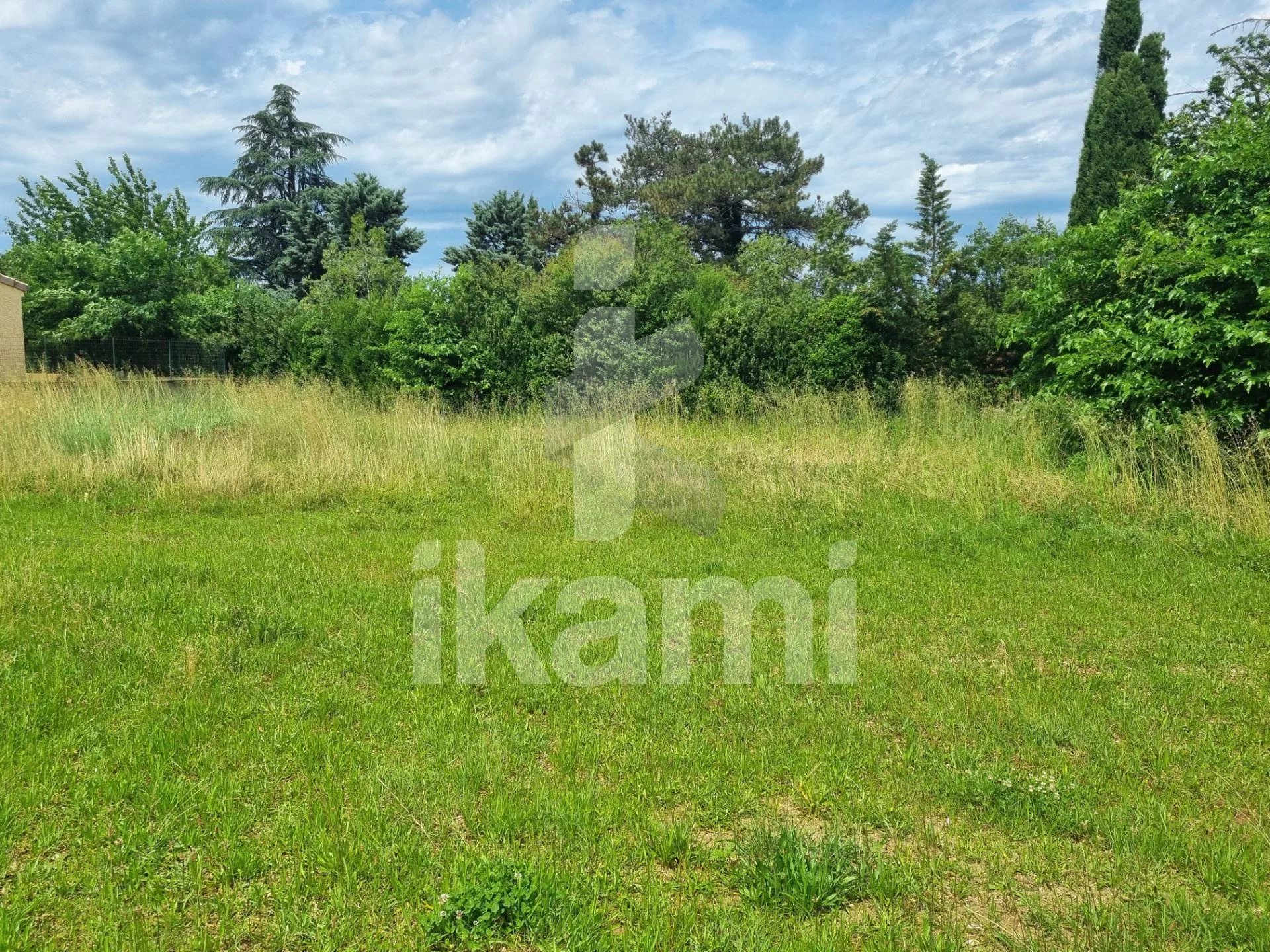 Terrain constructible et viabilisé de 532 m2