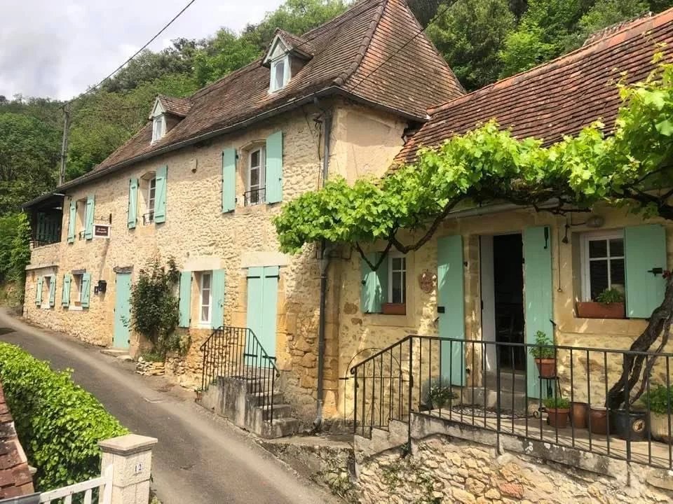 Une maison magnifique avec une vue encore plus belle sur la vallée de la Dordogne