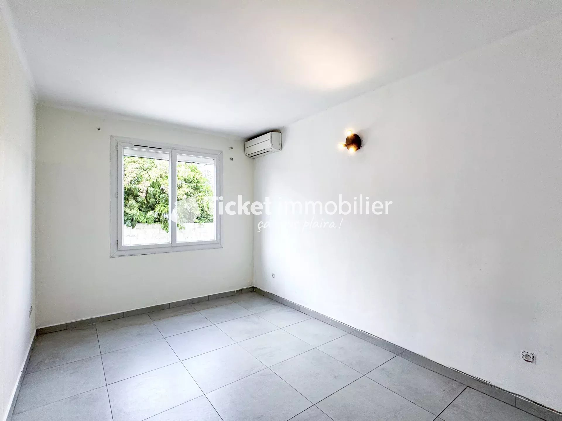 MAISON DIVISÉE EN 2 APPARTEMENTS T4 – 268 m² HABITABLES SUR 1342m² DE TERRAIN – MULTIPLES POSSIBILITÉS D’USAGE — photo 15
