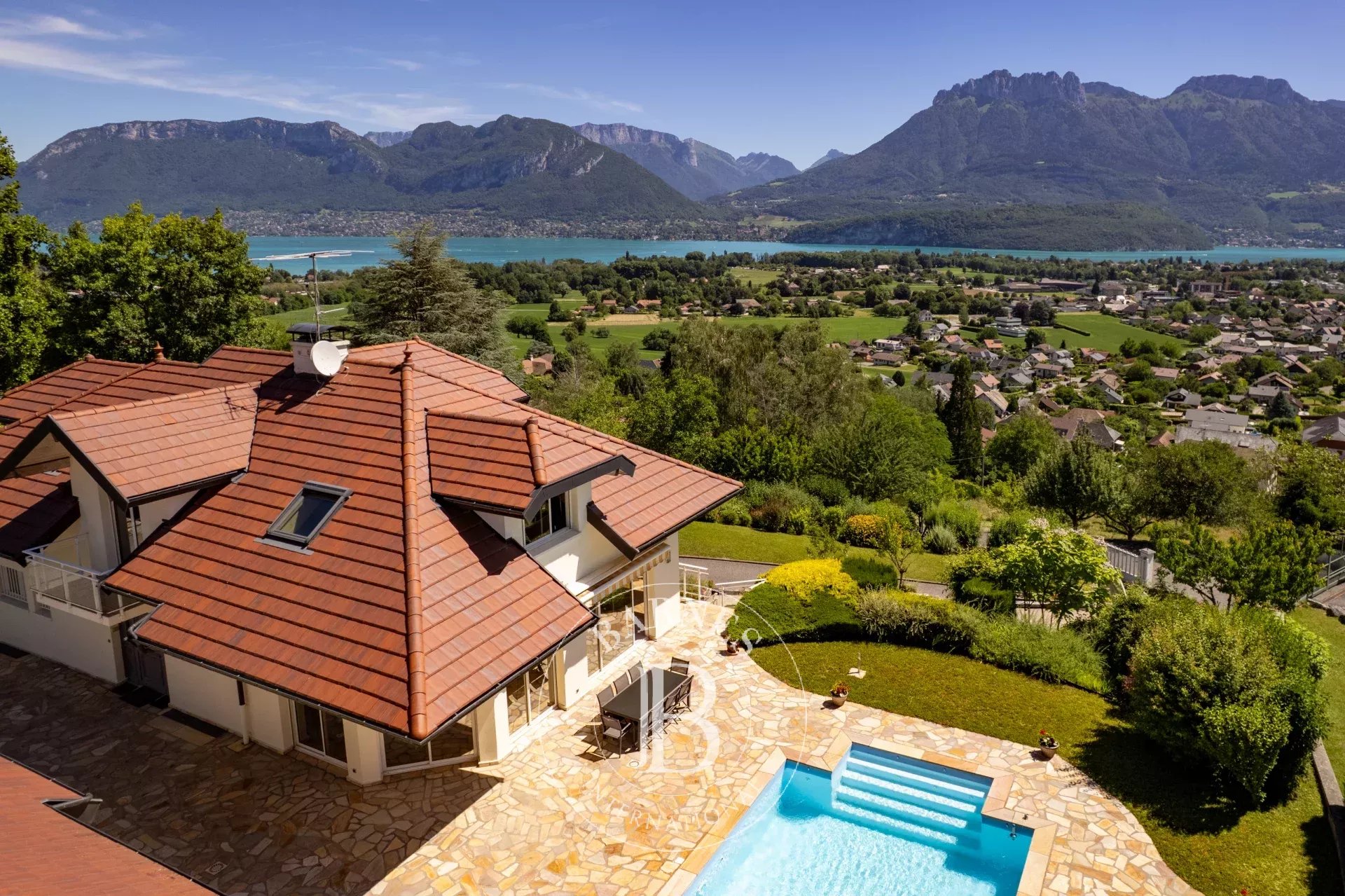 Villa Annecy  -  ref 86680775 (picture 1)