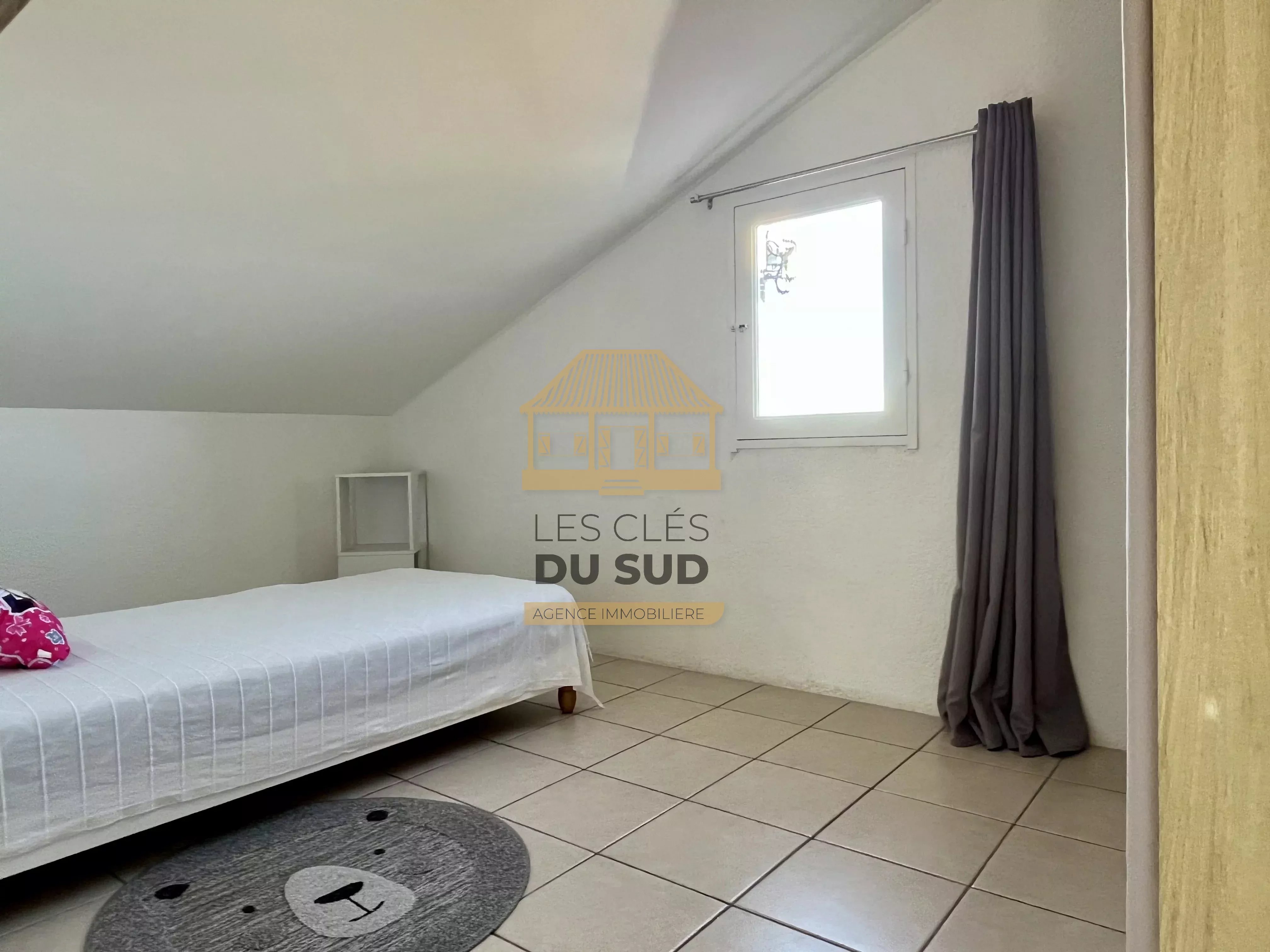 Villa familiale T5/6 spacieuse avec grand jardin plat et vue dégagée au Tampon – Pont d’Yves 97430