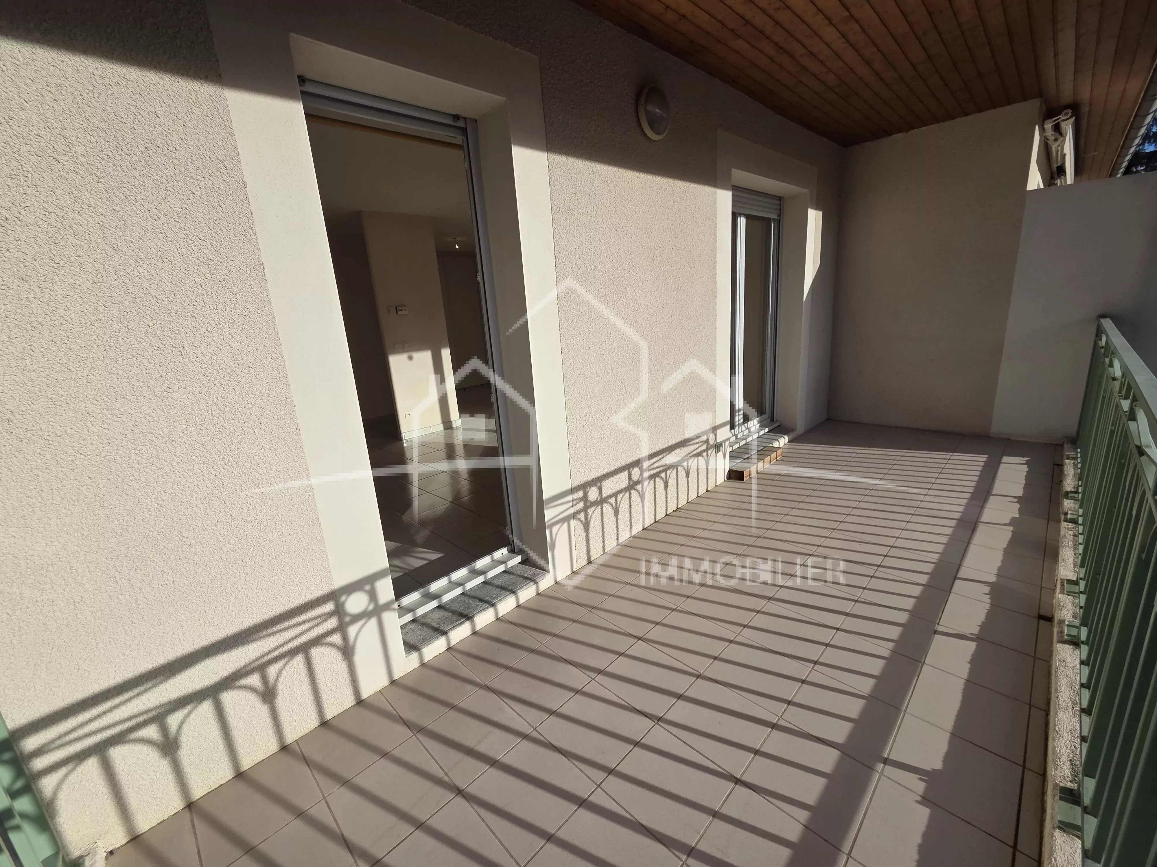 APPARTEMENT T2 AVEC TERRASSE / GARAGE