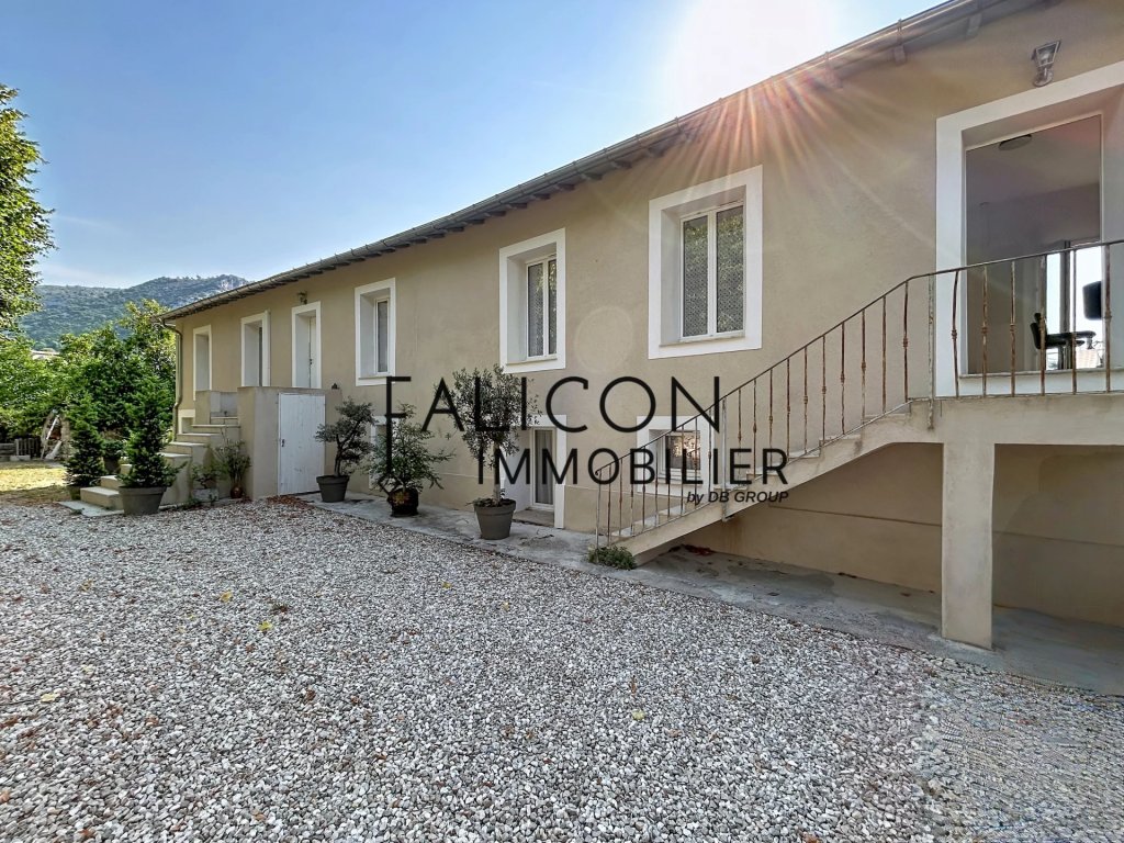 Villa for sale in Tourrette Levens — 4-Bedroom Villa in Tourrette Levens