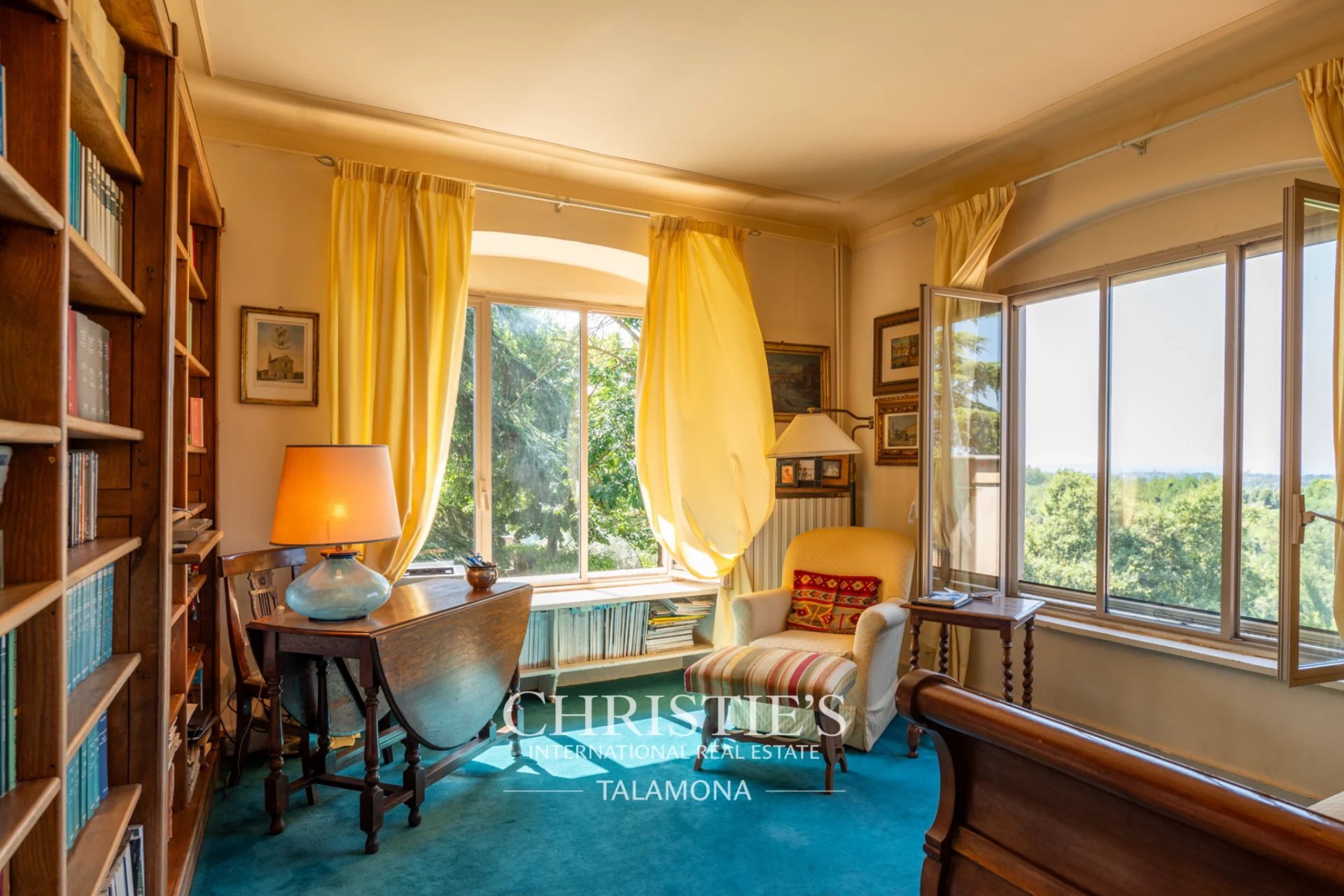 10 Bedroom Villa/Townhouse's Image 66