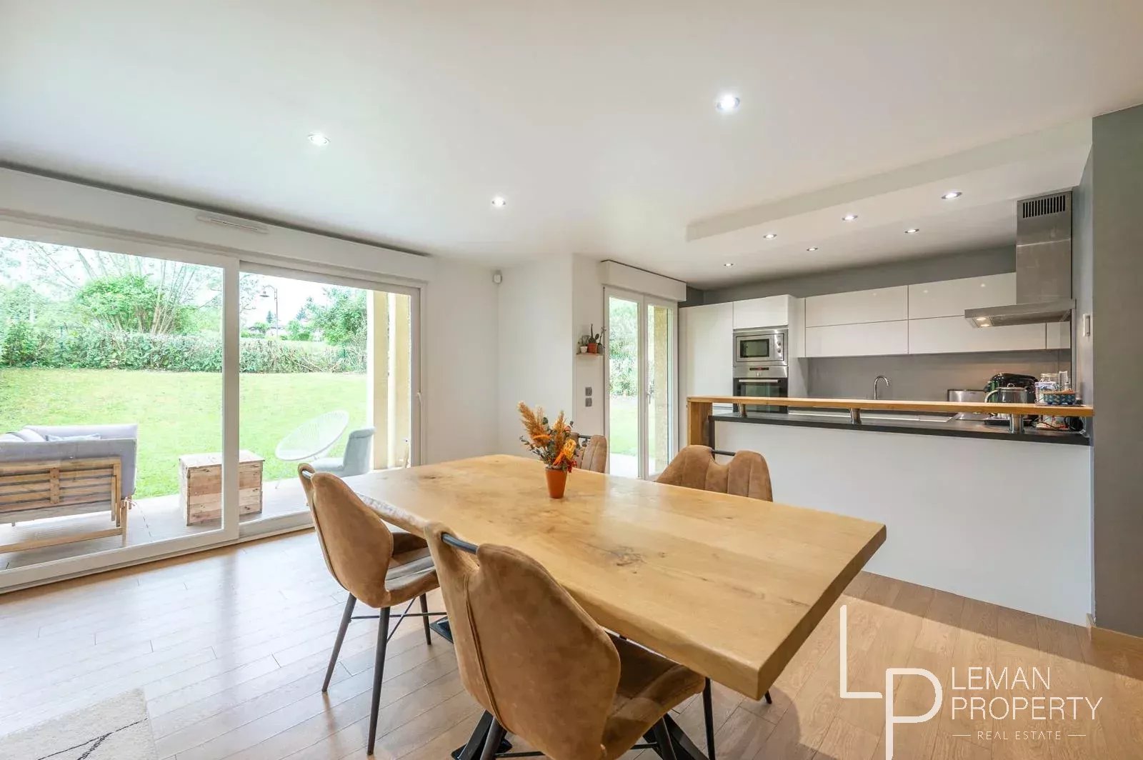 L'agence Leman property vous propose un appartement à la vente