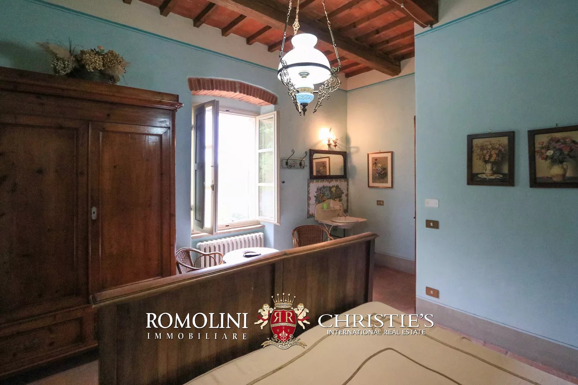 6 Bedroom Villa/Townhouse's Image 54