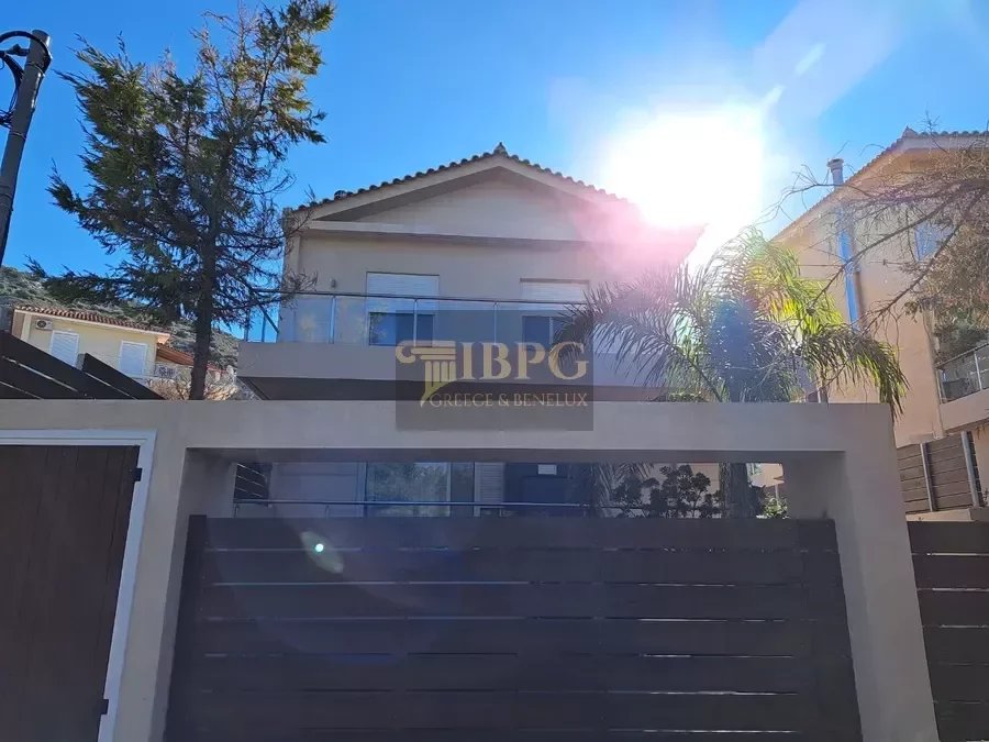 for sale House in Vouliagmeni Attica 320m2 ,1950000€