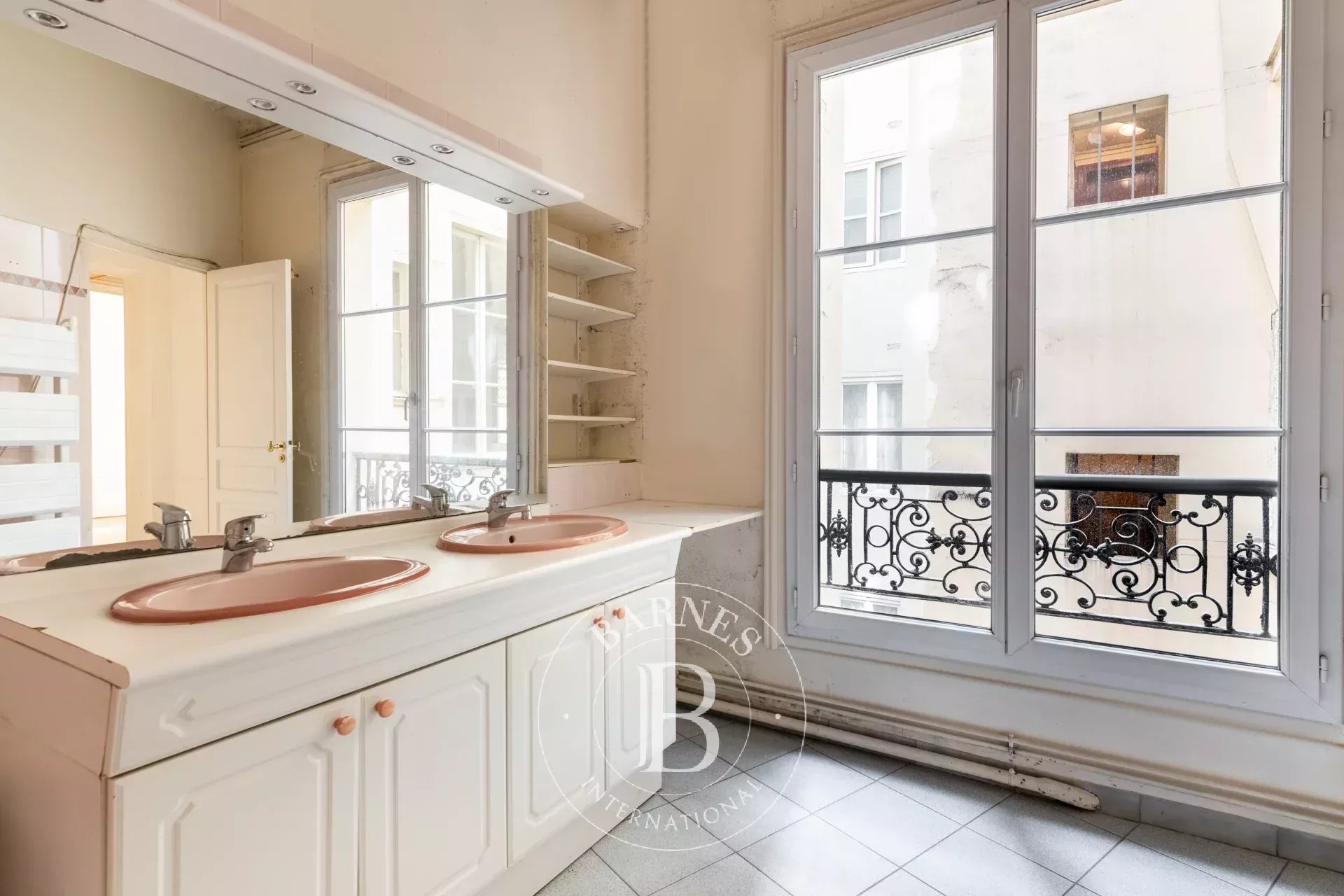 Daire Paris 2ème - picture 24