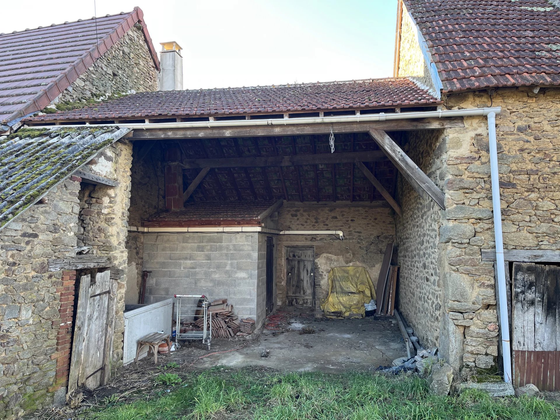 Farmhouse to renovate - Between Guéret and Jarnages