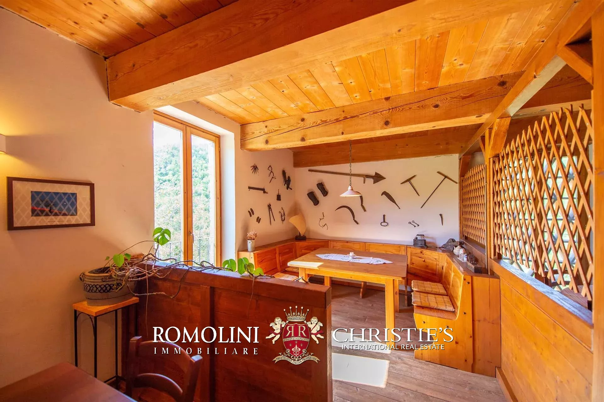 10 Bedroom Villa/Townhouse's Image 47
