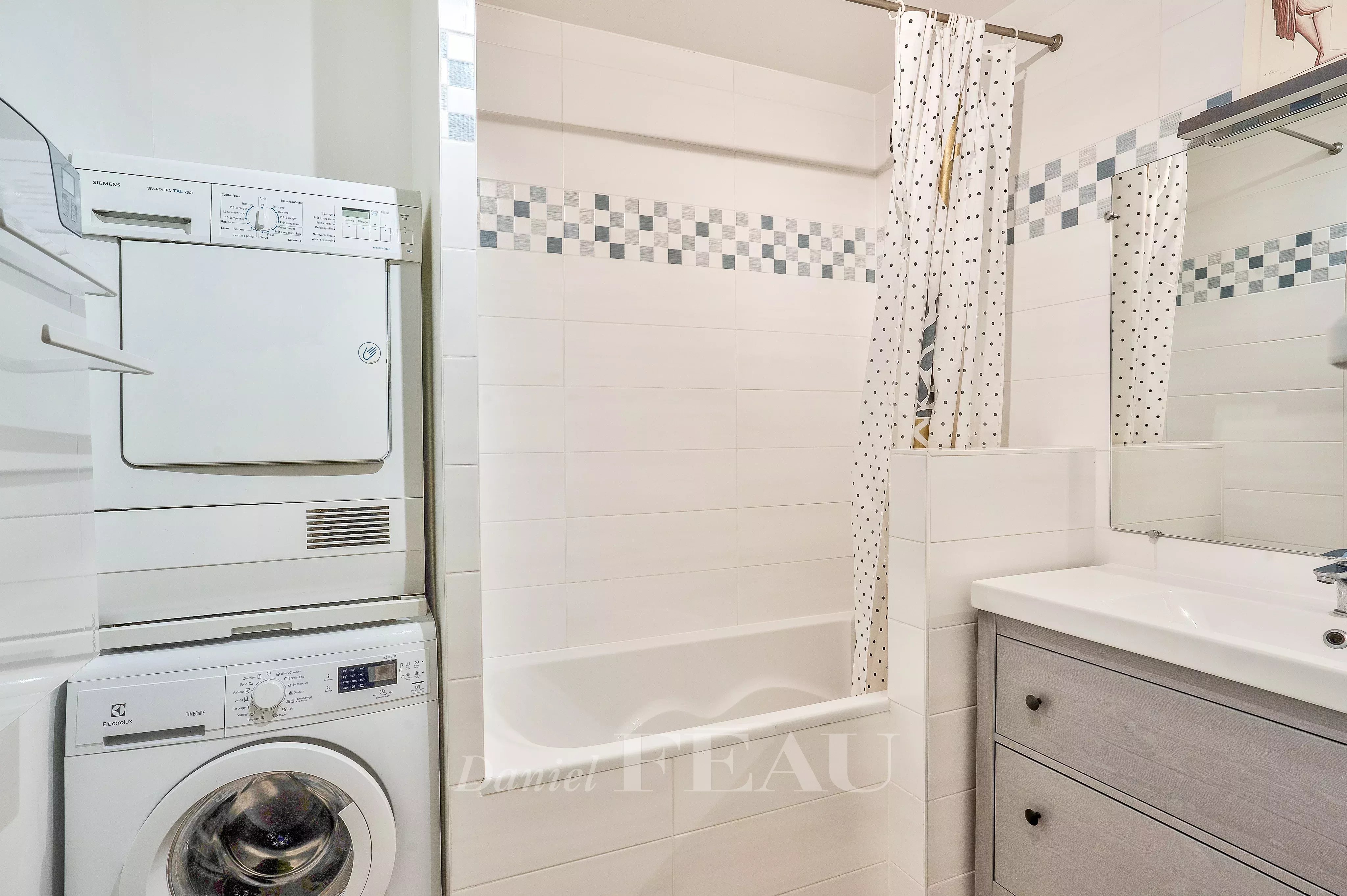 Rental Apartment Paris 18th