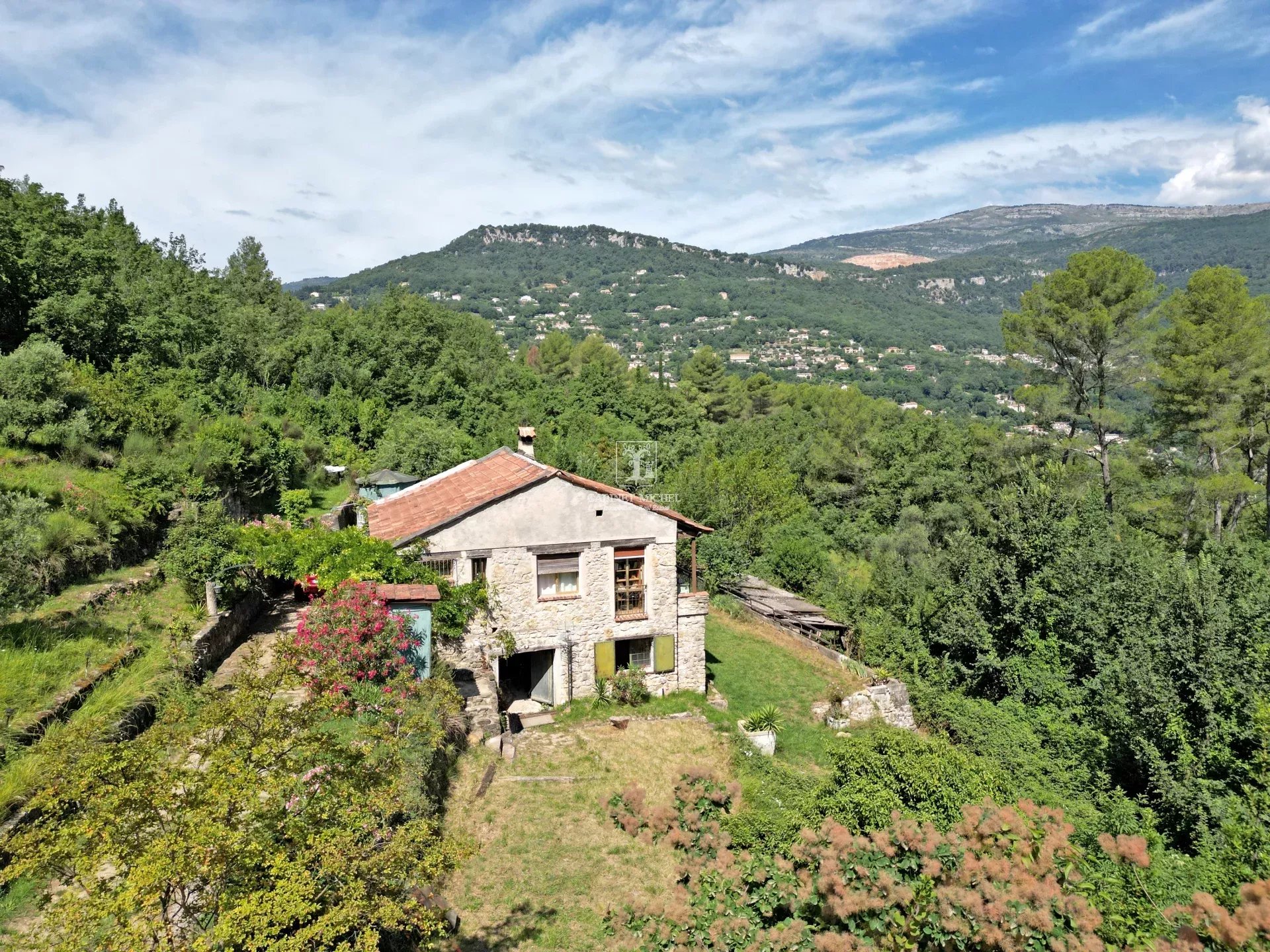 06650 LE ROURET VILLA