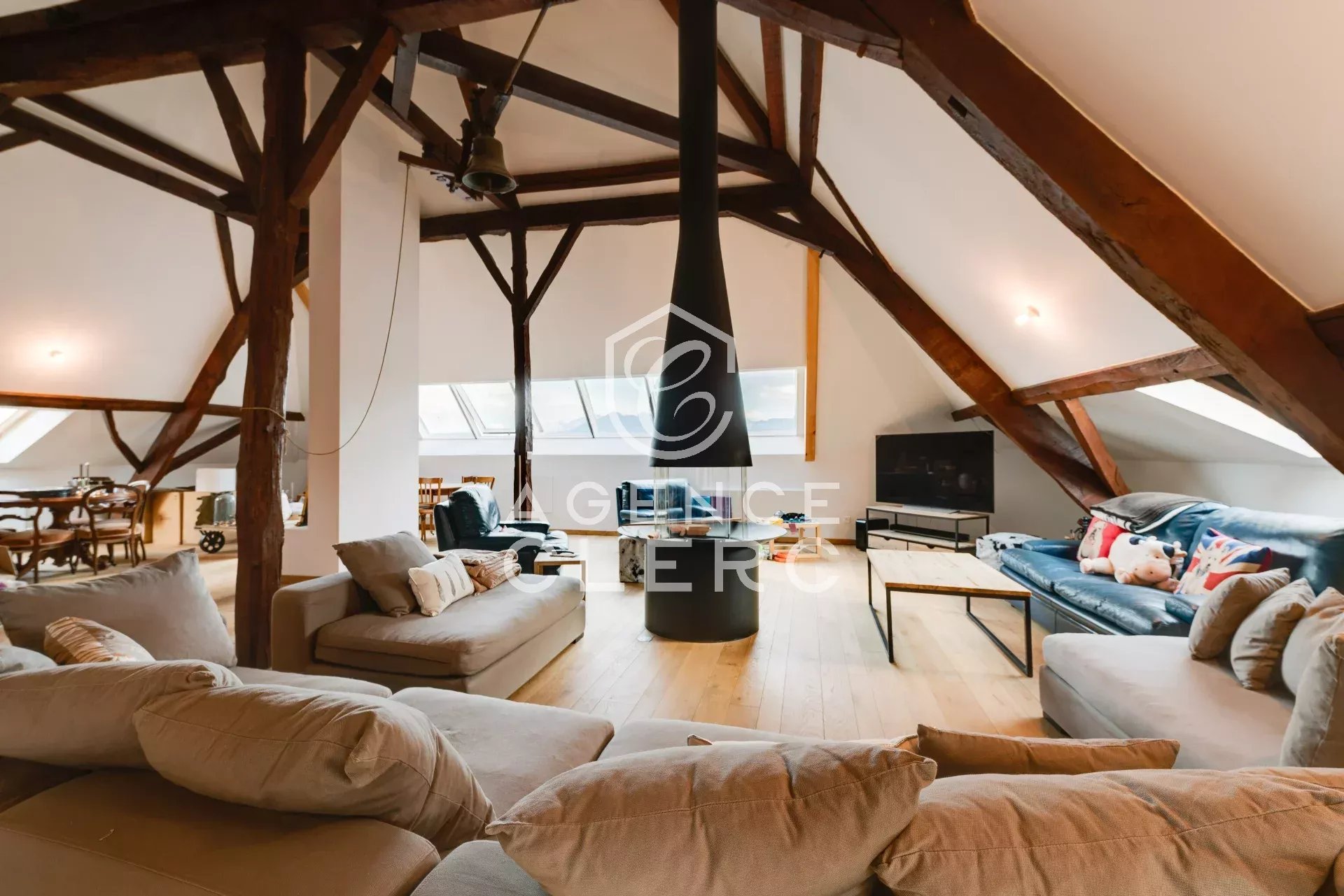 8 Bedroom Villa/Townhouse's Image 25