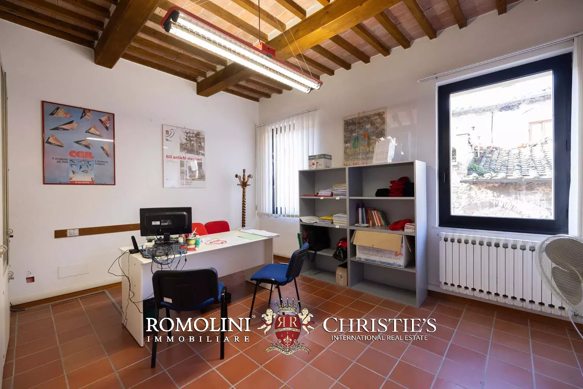 8 Bedroom Villa/Townhouse's Image 35