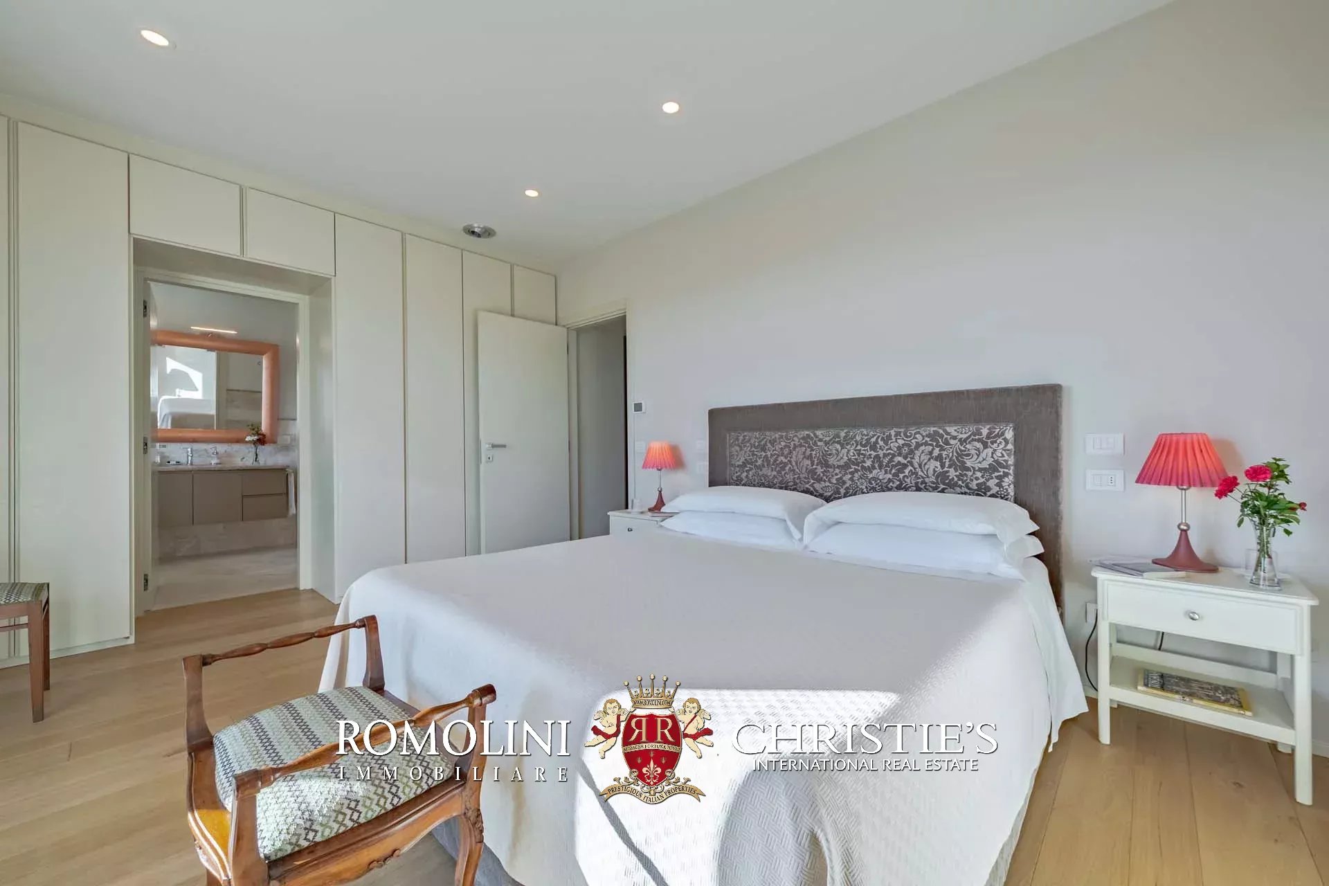 7 Bedroom Villa/Townhouse's Image 79