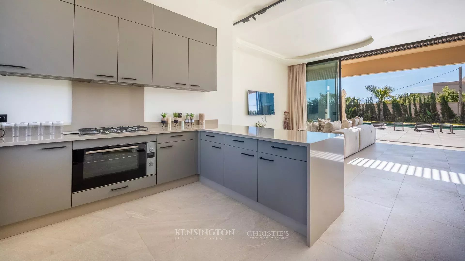 4 Bedroom Villa/Townhouse's Image 8