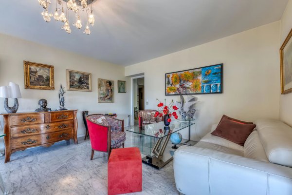 CANNES, Petit Juas – 3-room flat with swimming pool, garage, parking space and cellar — photo 2