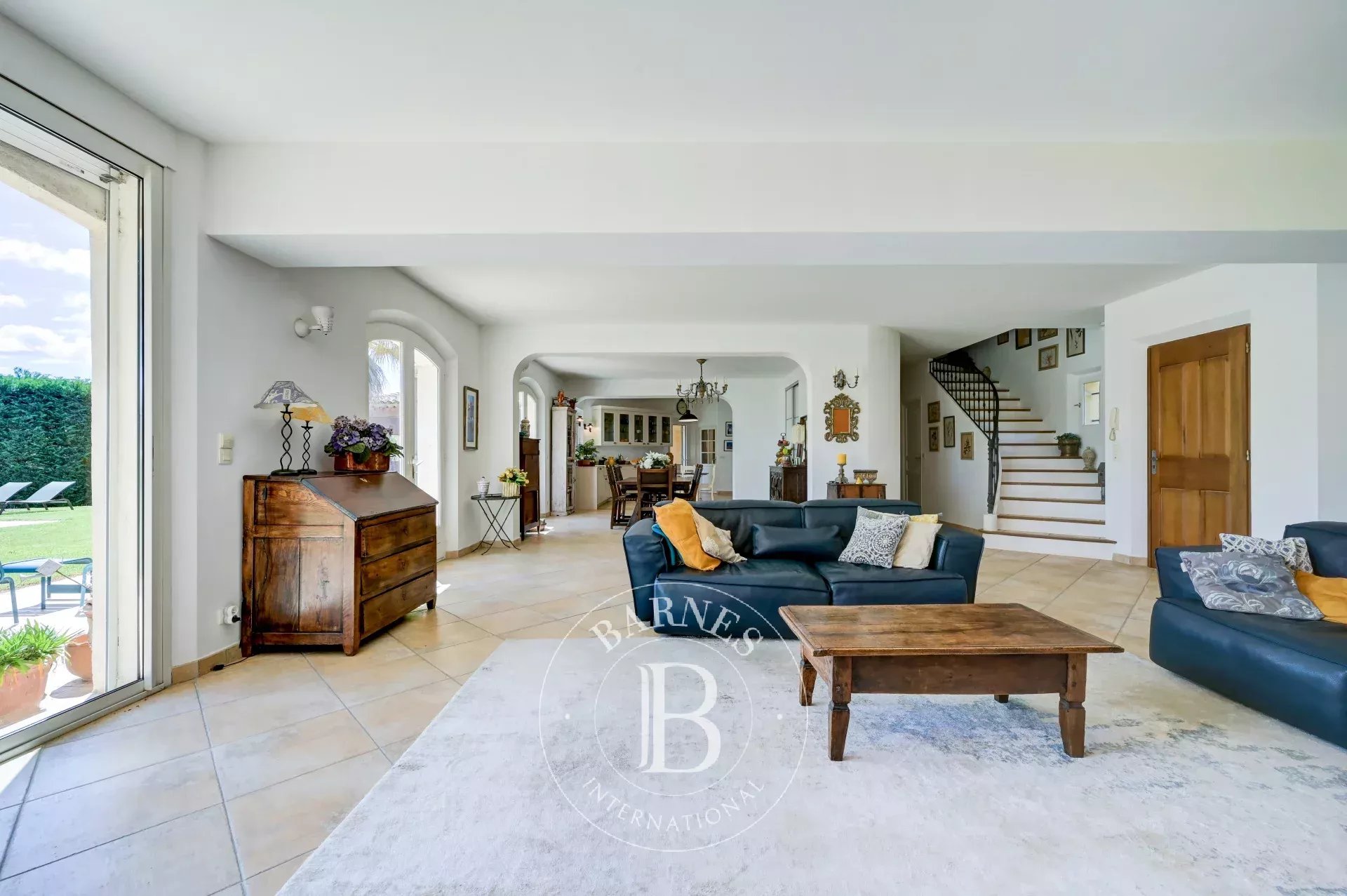 NORTH AIX EN PROVENCE-2400 SQFT HOUSE-4 BEDROOMSSWIMMING POOL - picture 6