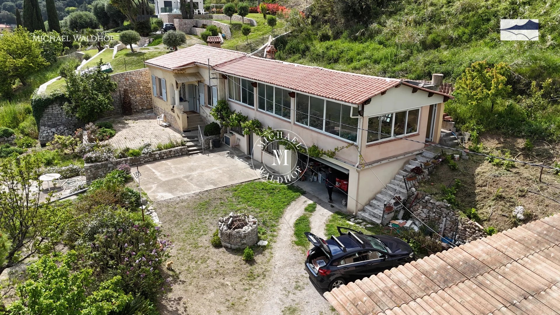 Villefranche ferme encadrée de 6.000 m2 terrain
