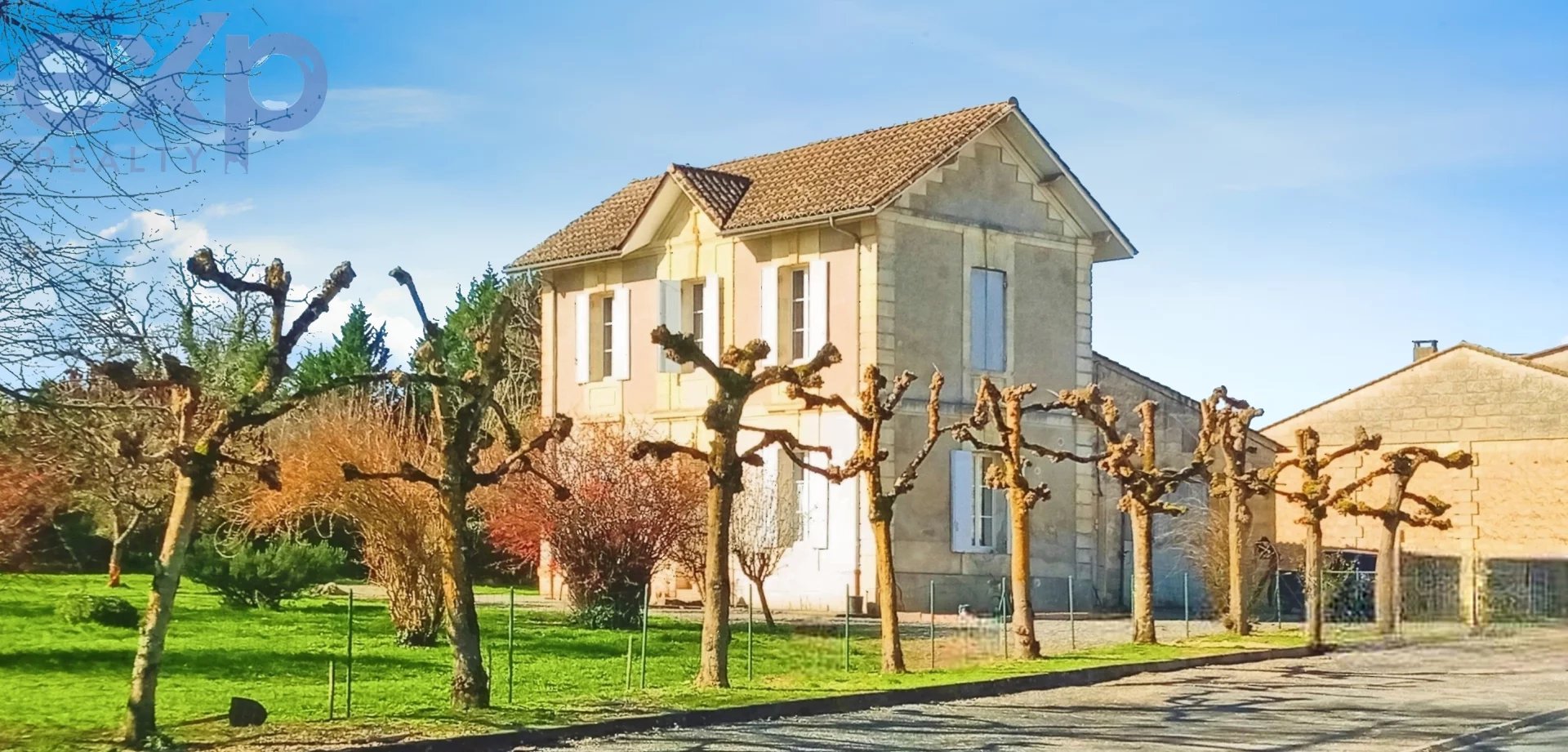 33570 - PRESBYTÈRE-COTTAGE-DÉPENDANCE-TERRAIN CONSTRUCTIBLE