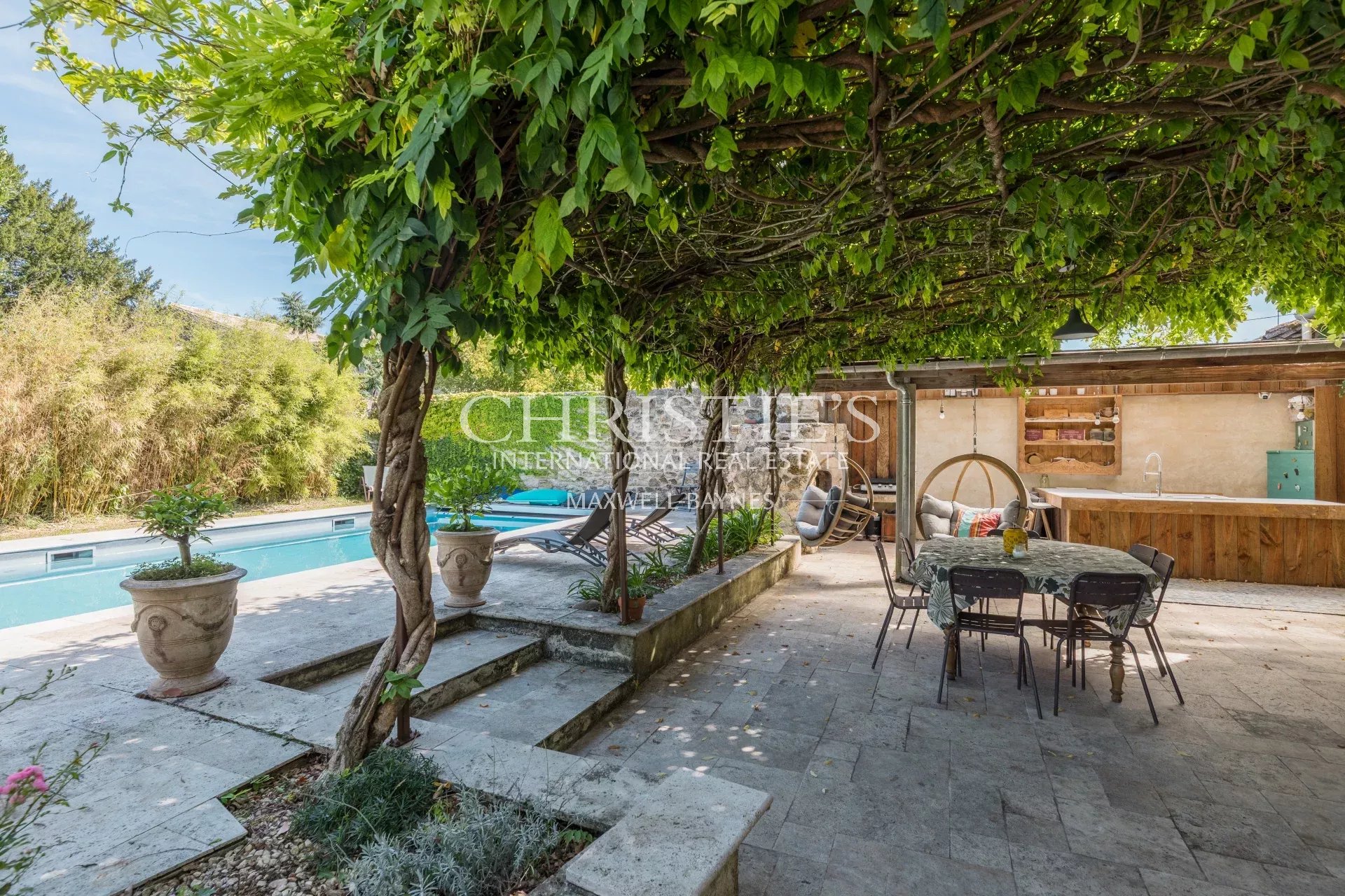 7 Bedroom Villa/Townhouse's Image 4