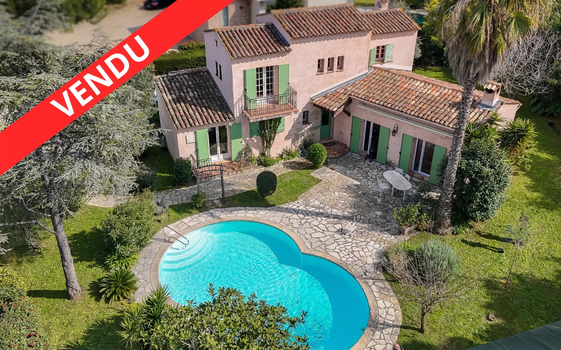 Maison de Charme avec Piscine à La Roquette-sur-Siagne