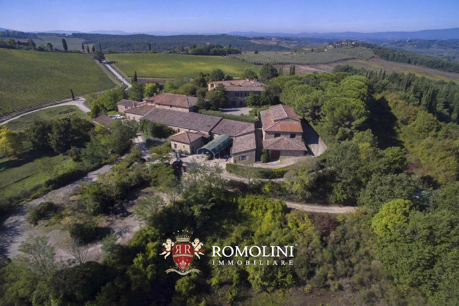 10 Bedroom Vineyard's Image 14