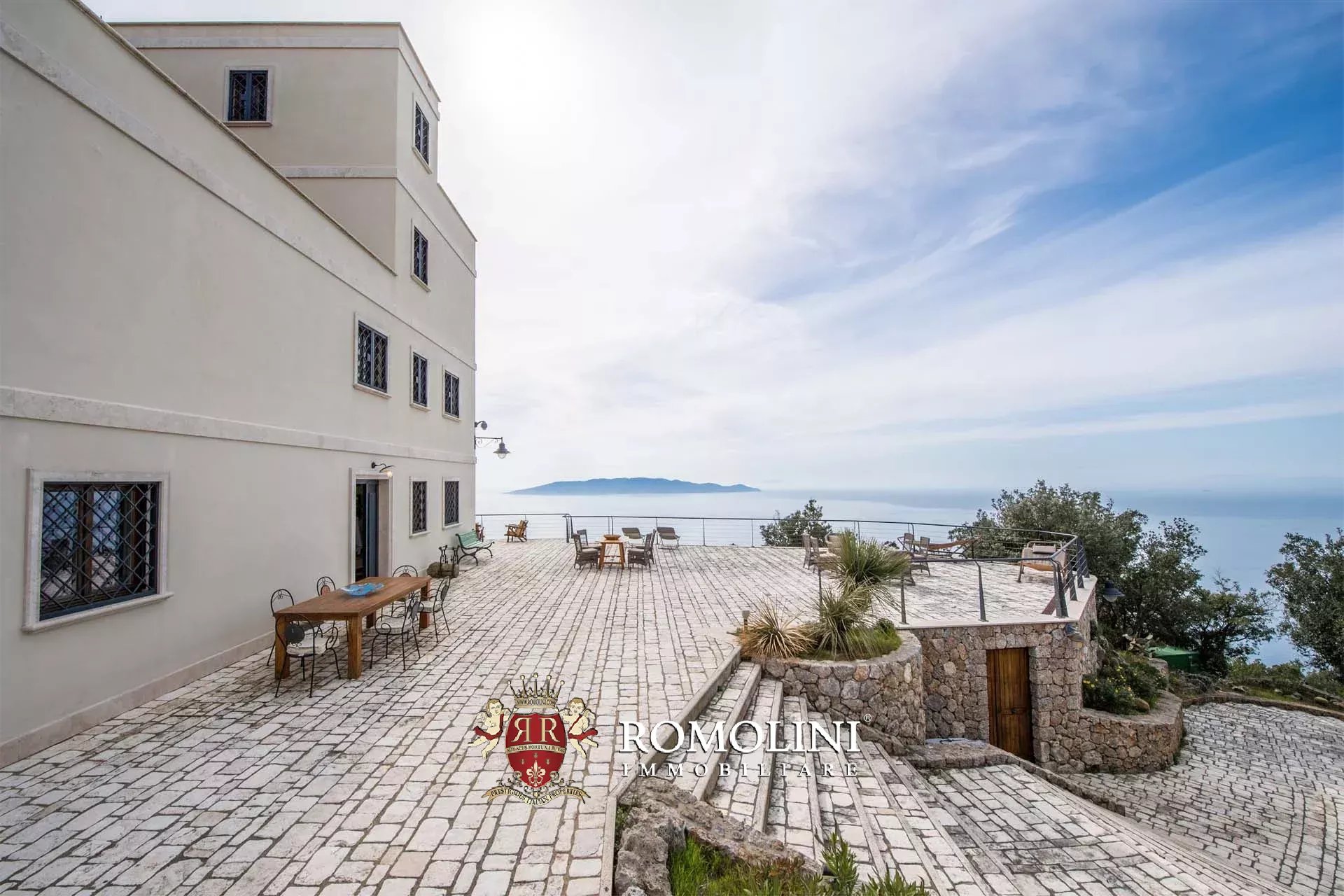 5 Bedroom Villa/Townhouse's Image 32