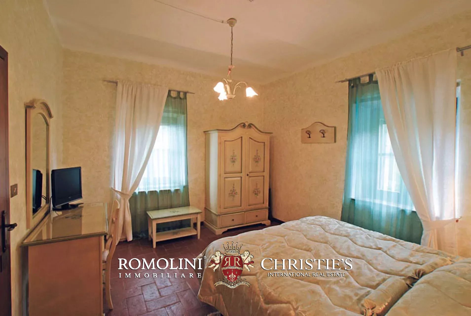 32 Bedroom Villa/Townhouse's Image 33