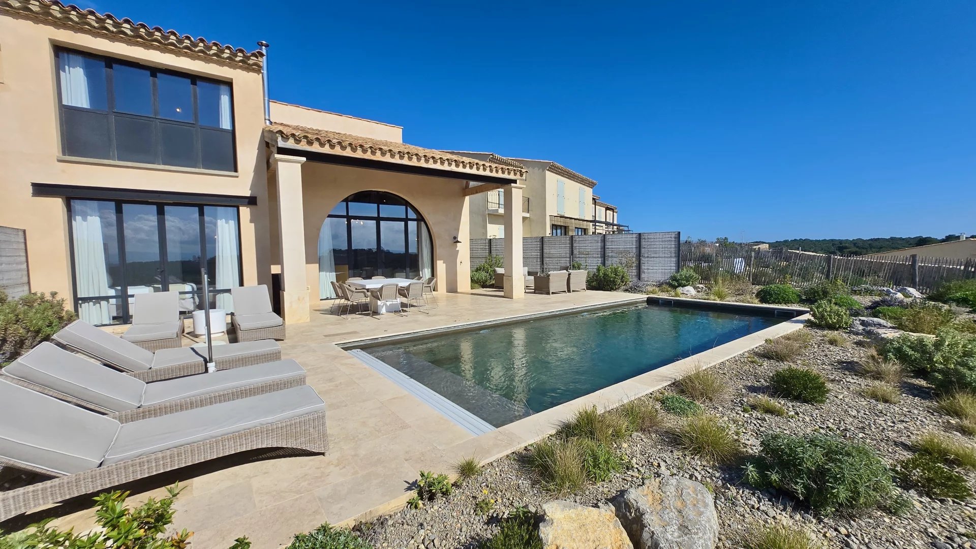 Agence immobilière de 